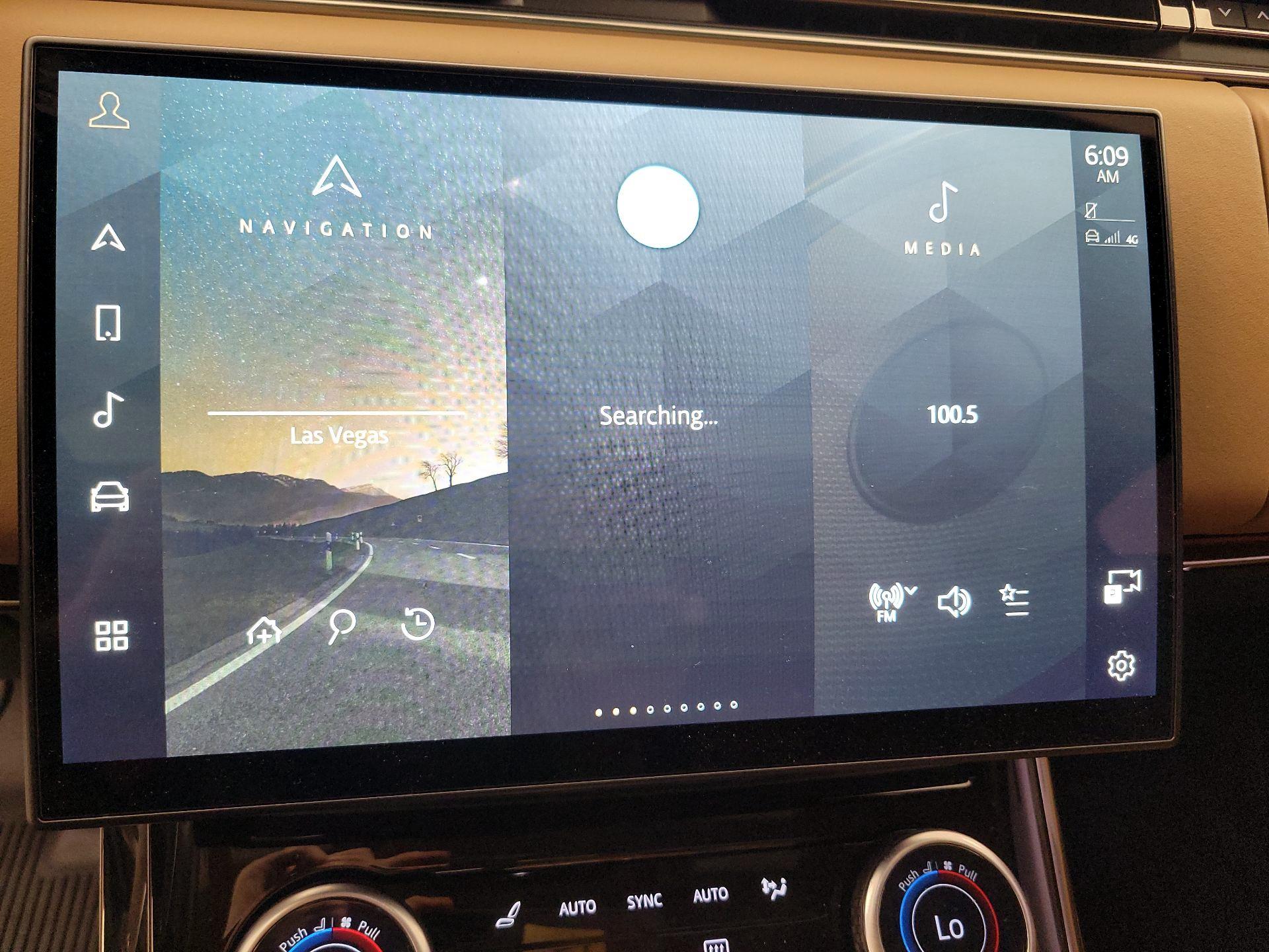 Thumbnail: 2023 Land Rover Range Rover Sport - 16