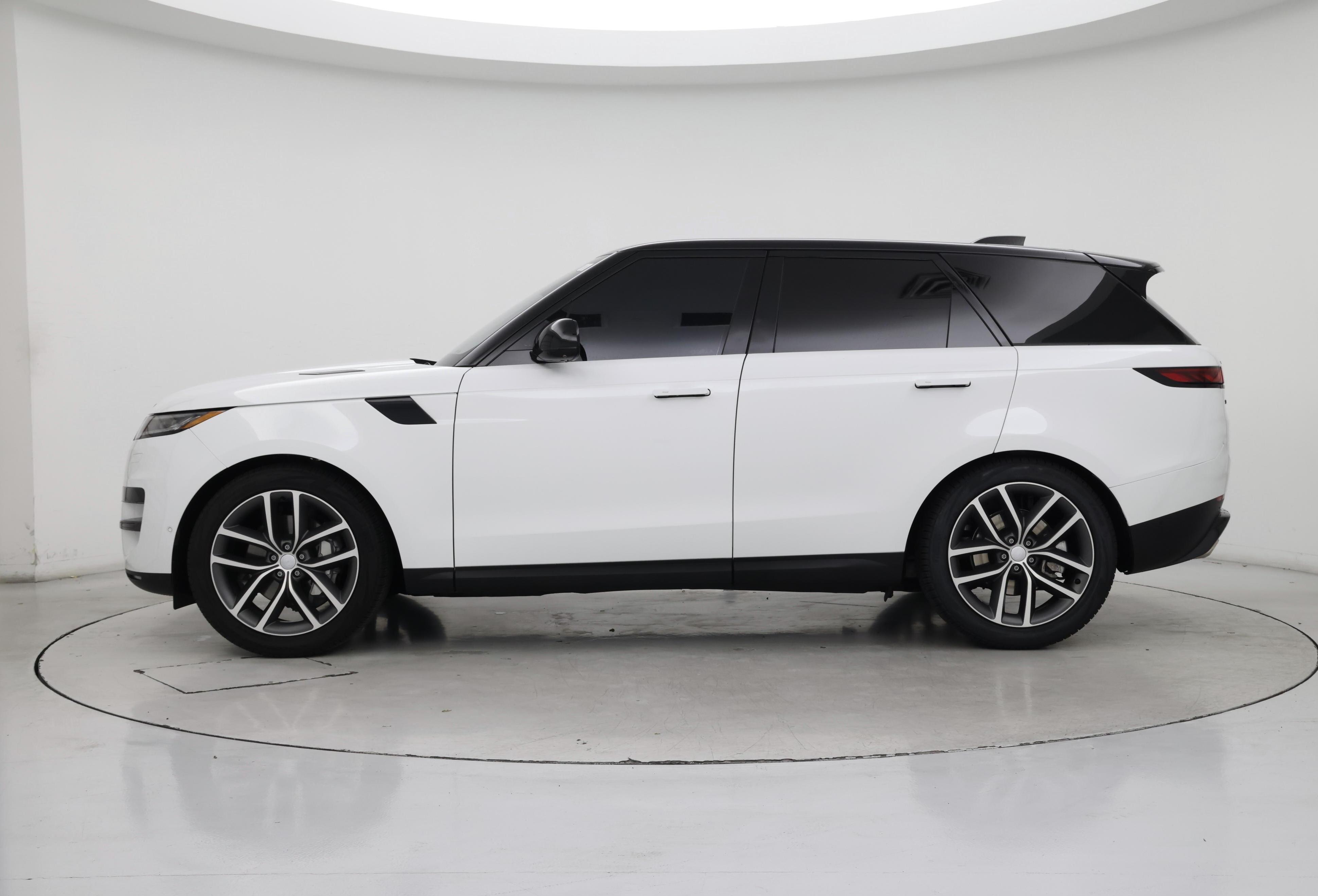 Thumbnail: 2023 Land Rover Range Rover Sport - 3