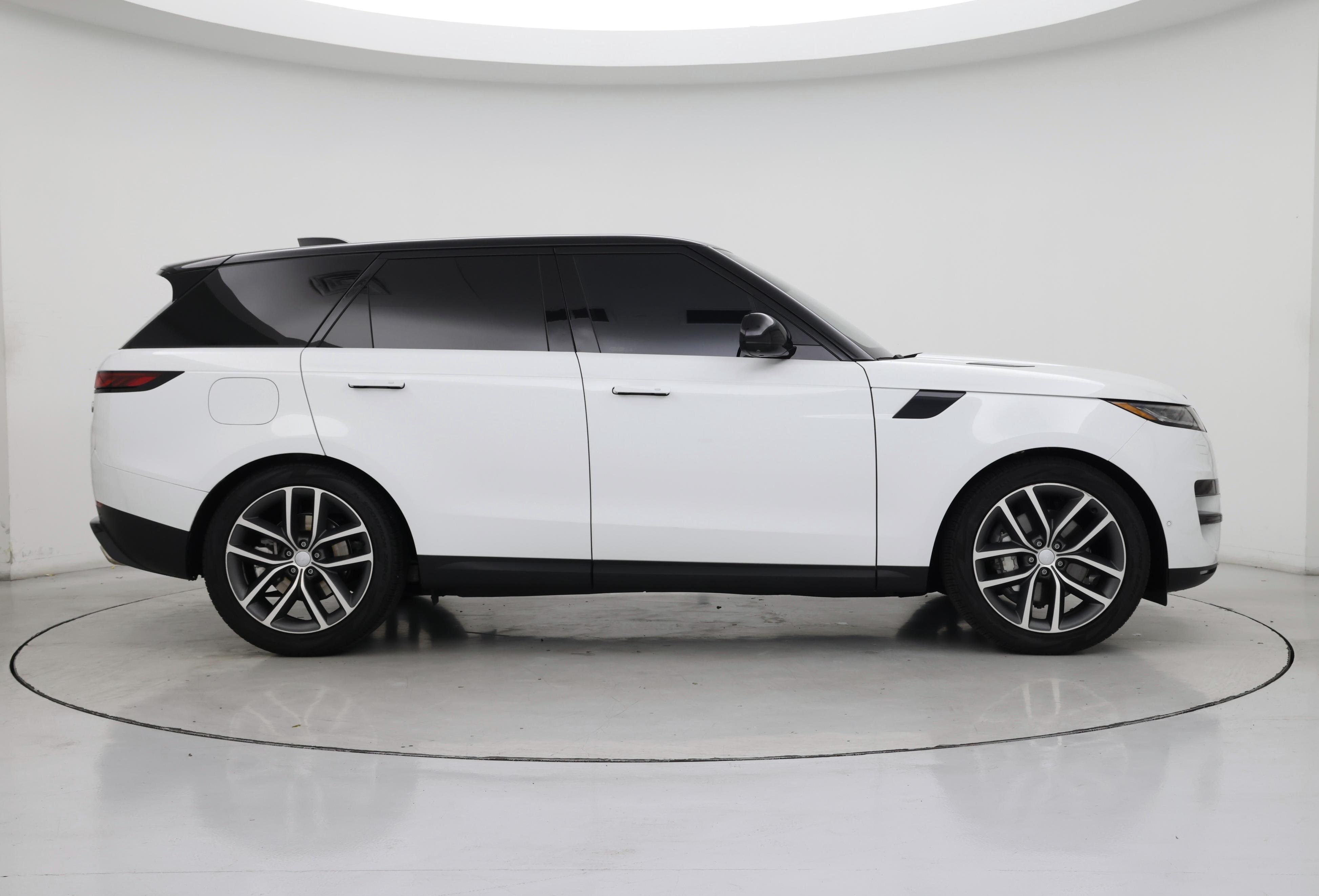Thumbnail: 2023 Land Rover Range Rover Sport - 7