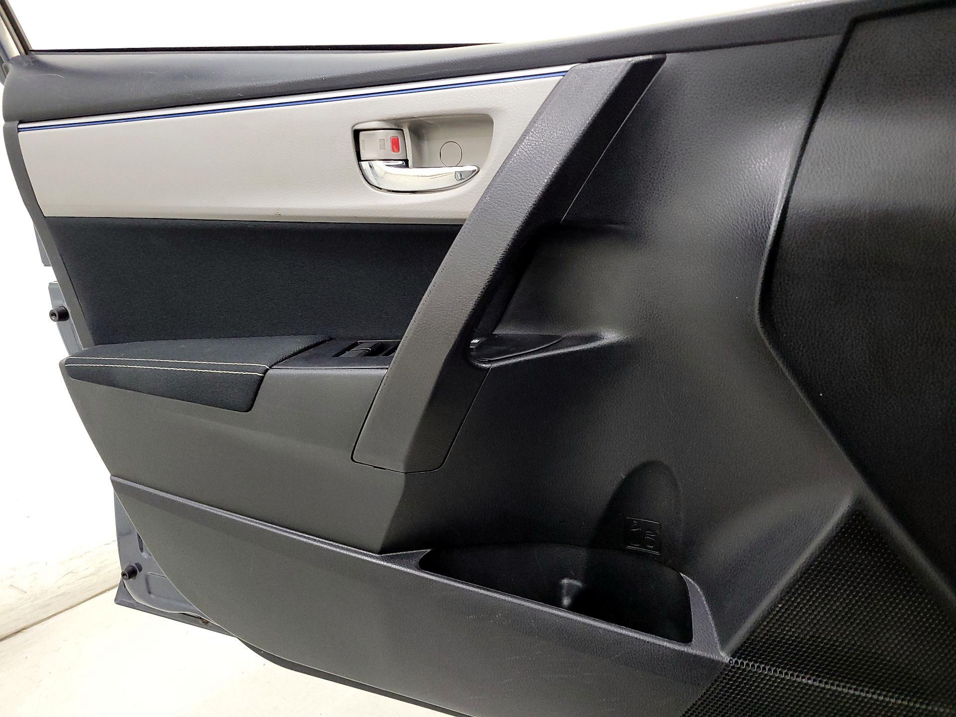 Thumbnail: 2015 Toyota Corolla - 12