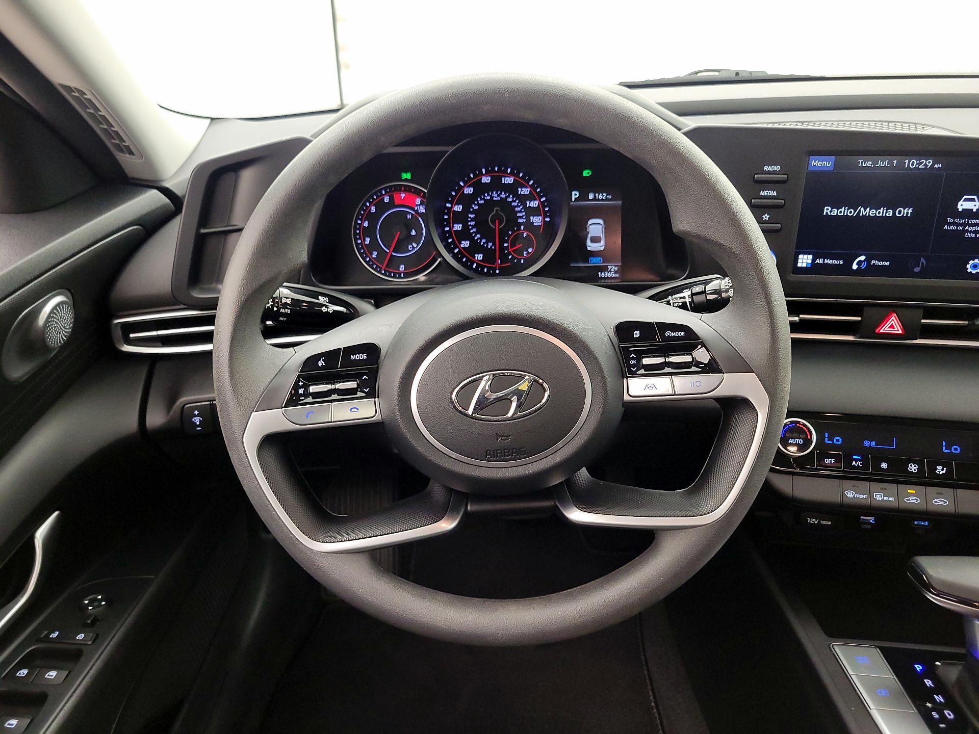 Thumbnail: 2022 Hyundai Elantra - 10
