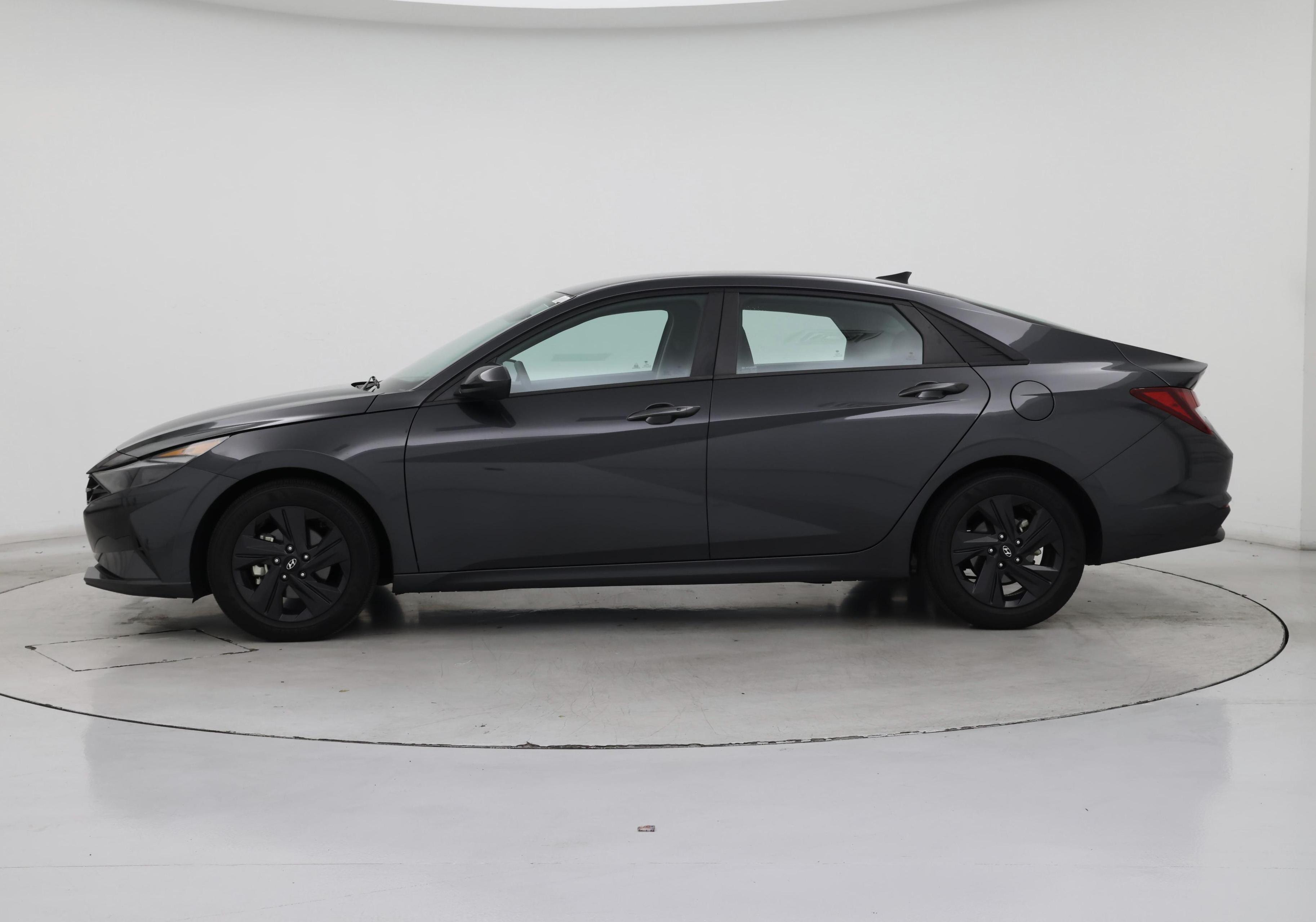 Thumbnail: 2022 Hyundai Elantra - 3