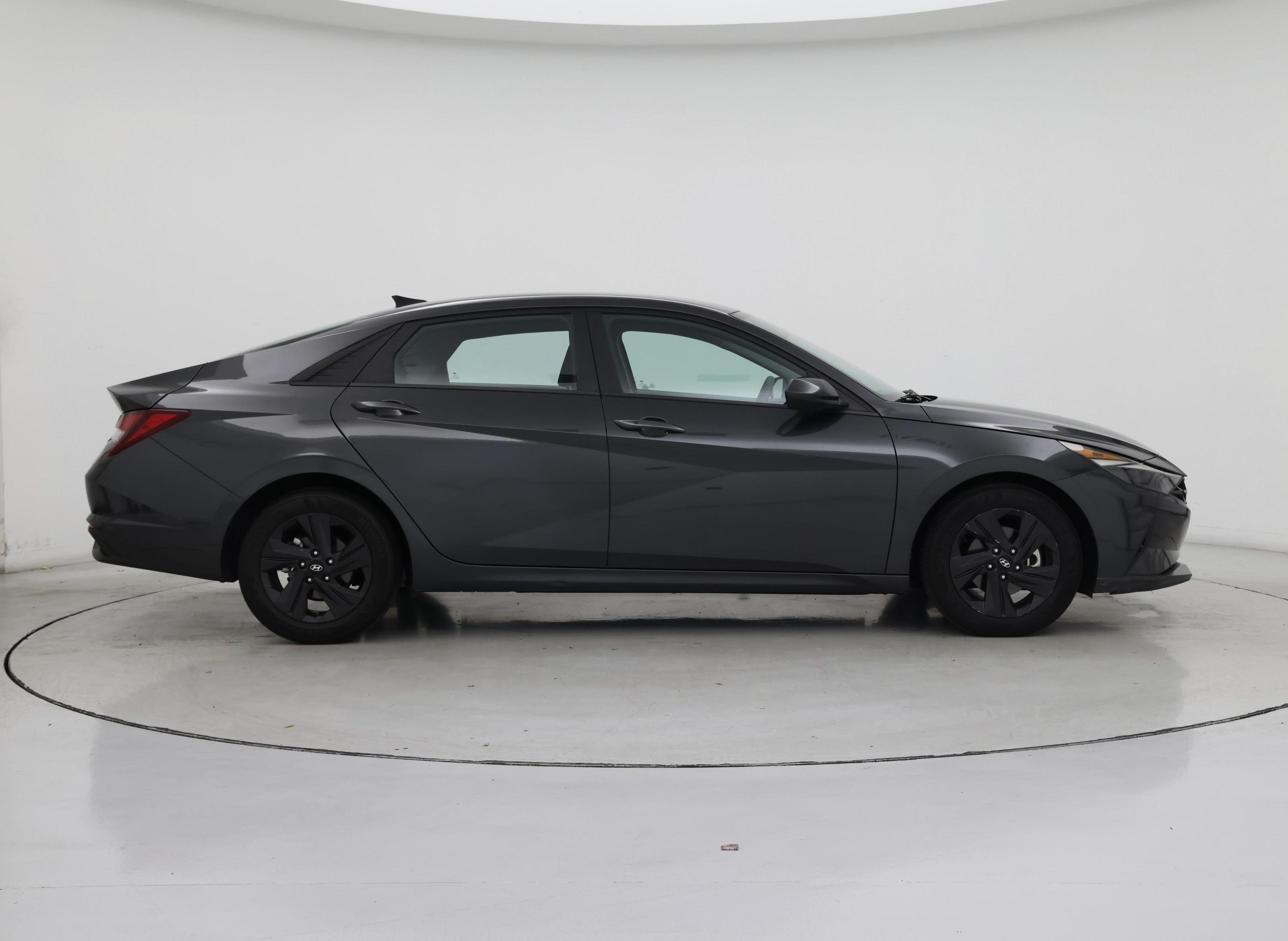 Thumbnail: 2022 Hyundai Elantra - 7