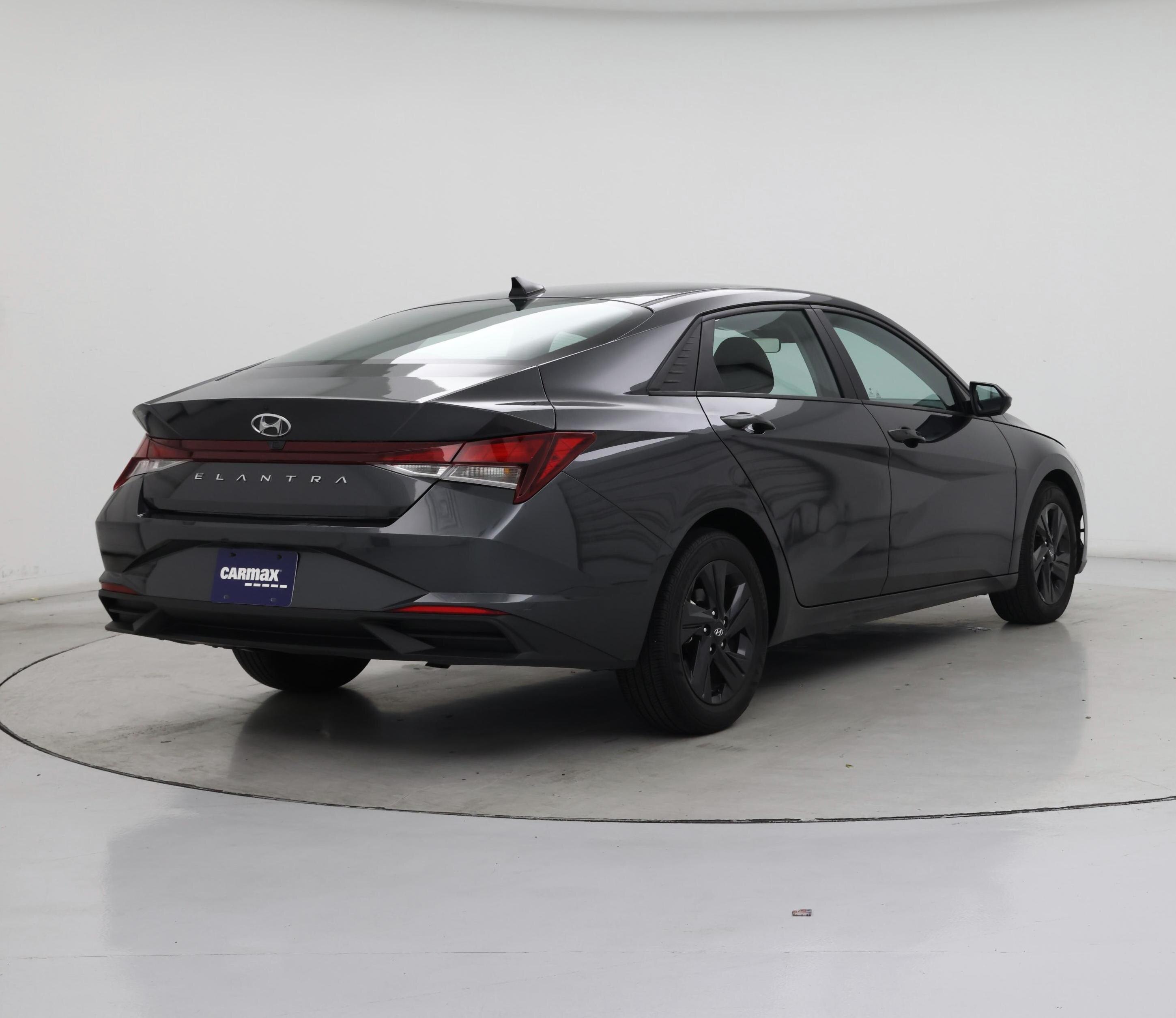 Thumbnail: 2022 Hyundai Elantra - 8