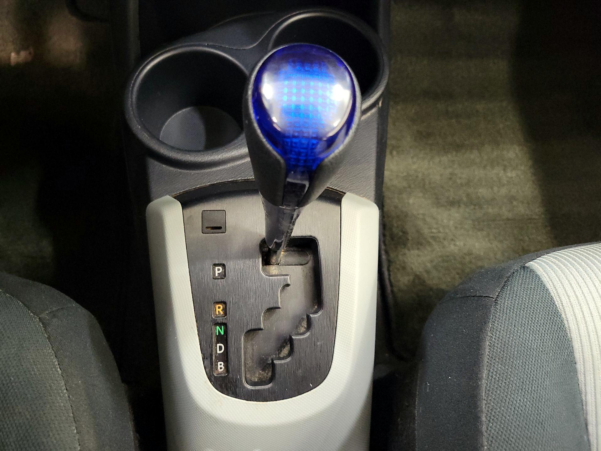 Thumbnail: 2014 Toyota Prius c - 16
