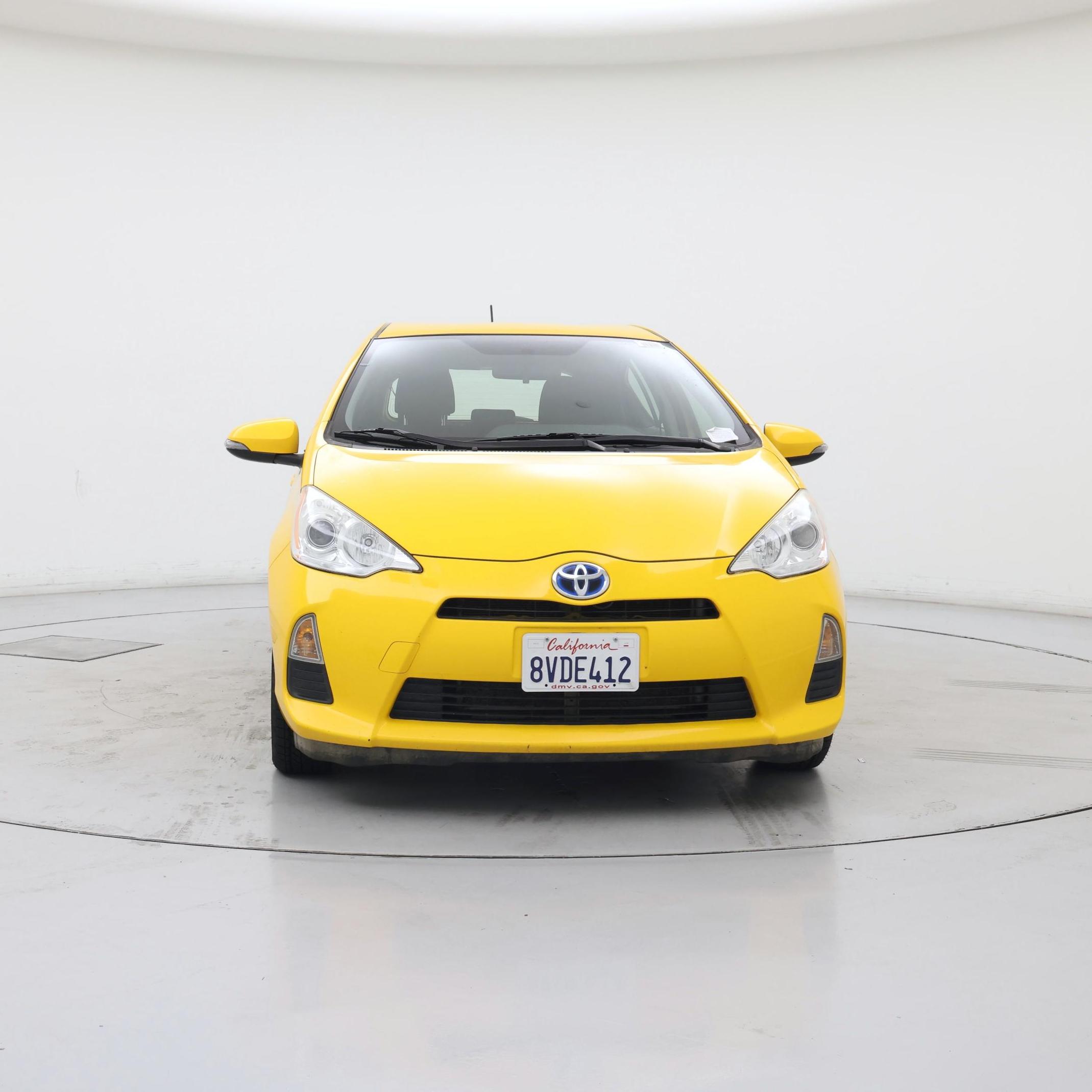 Thumbnail: 2014 Toyota Prius c - 5