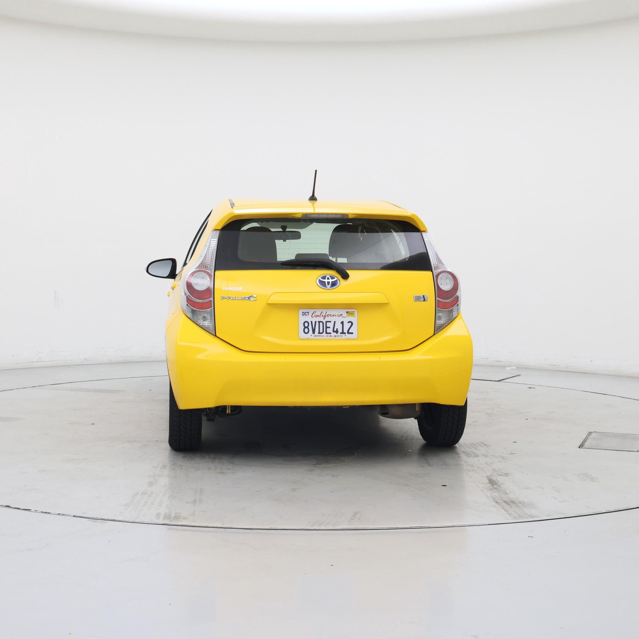 Thumbnail: 2014 Toyota Prius c - 6
