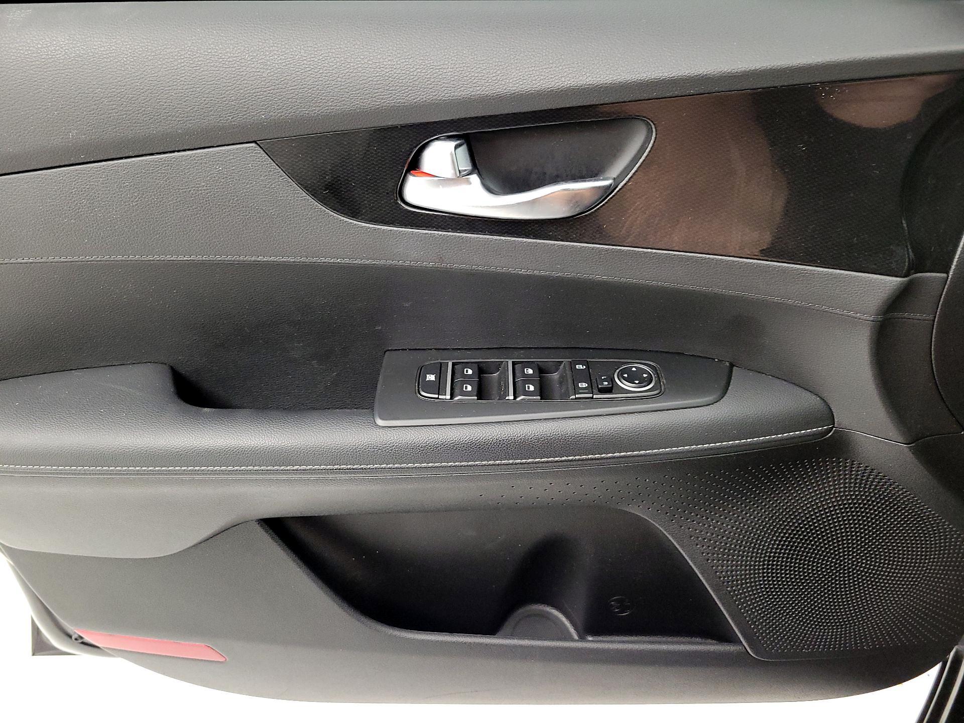 Thumbnail: 2023 Kia Forte - 12