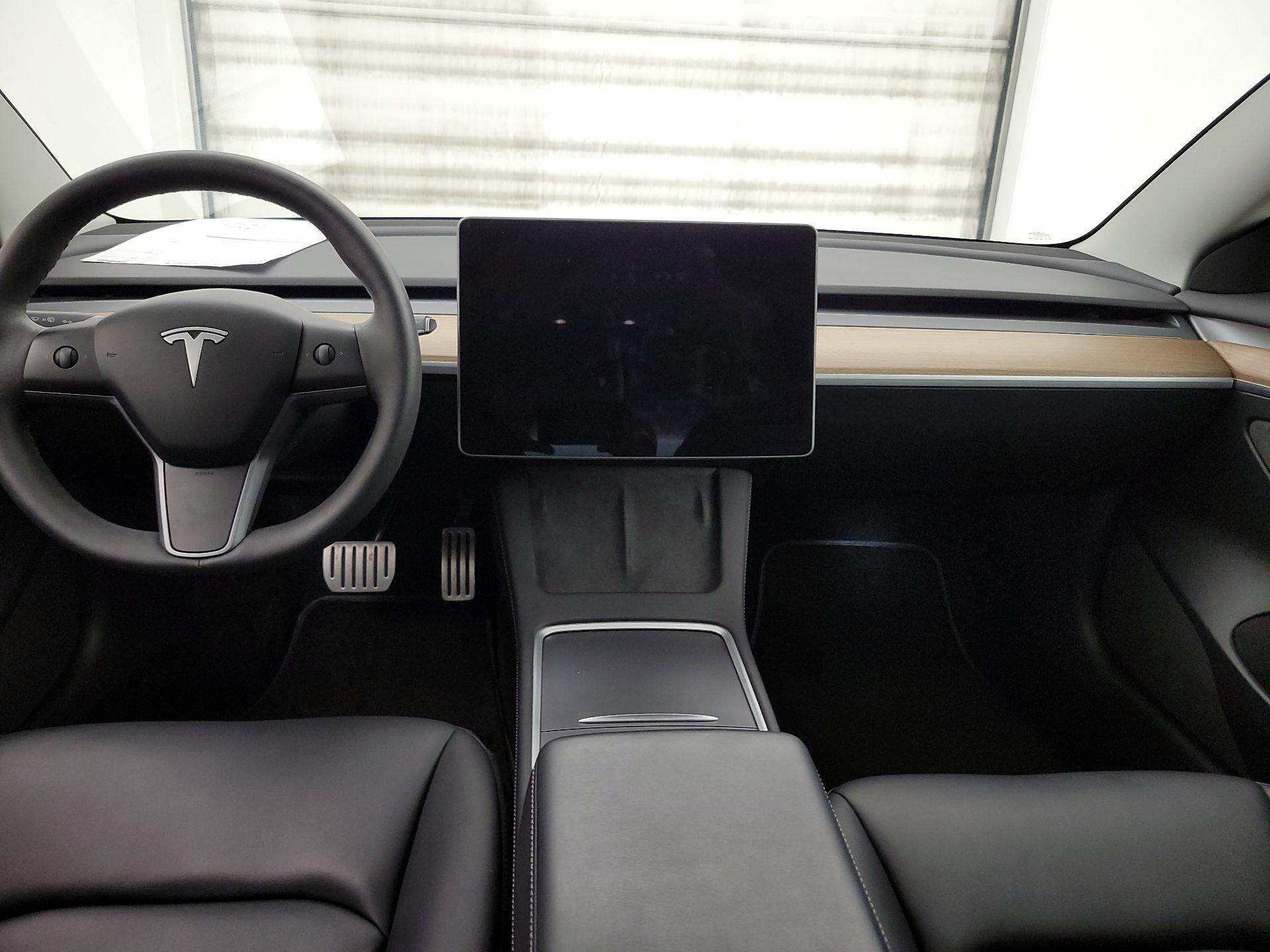 Thumbnail: 2023 Tesla Model 3 - 9