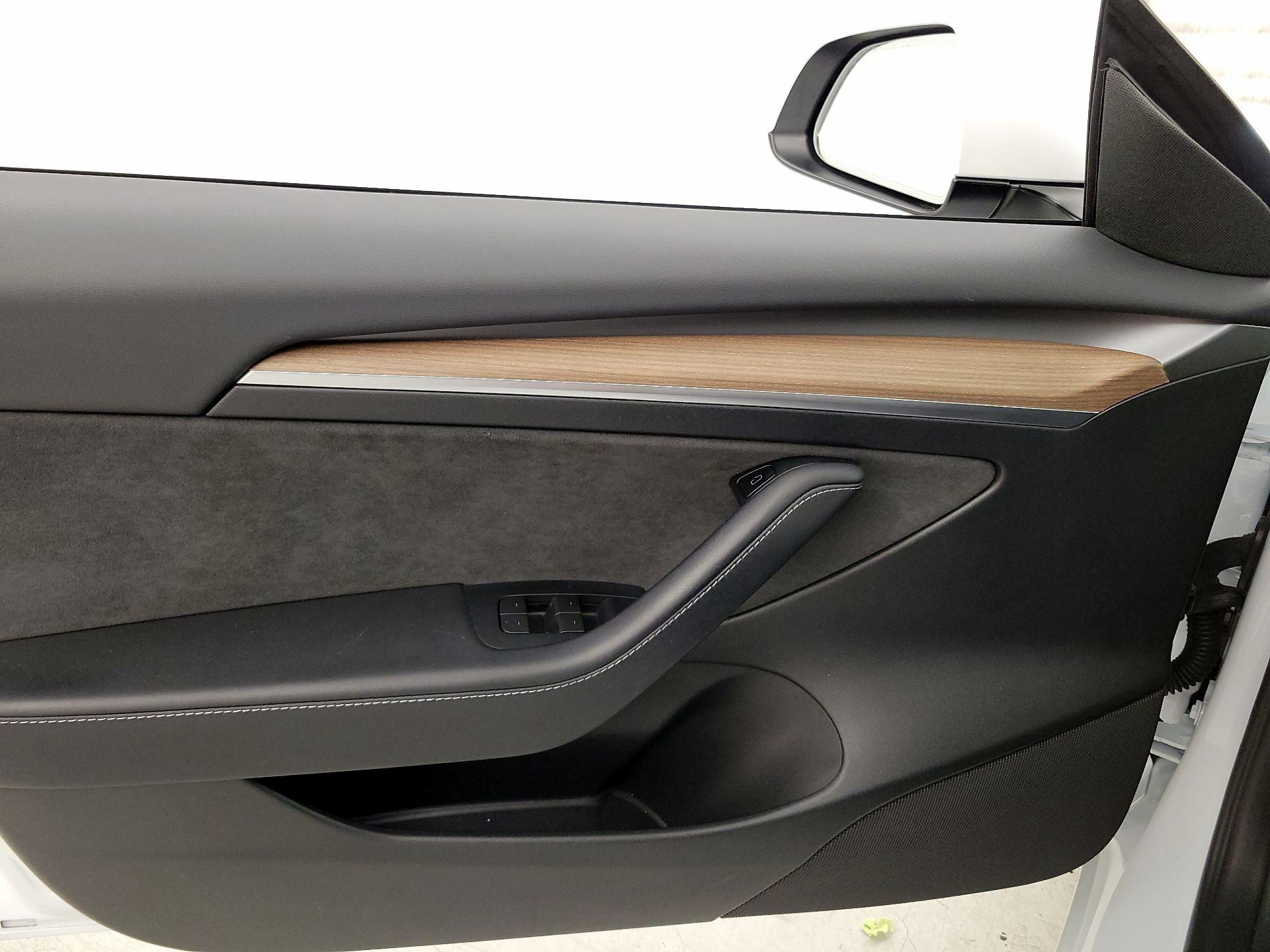 Thumbnail: 2023 Tesla Model 3 - 12