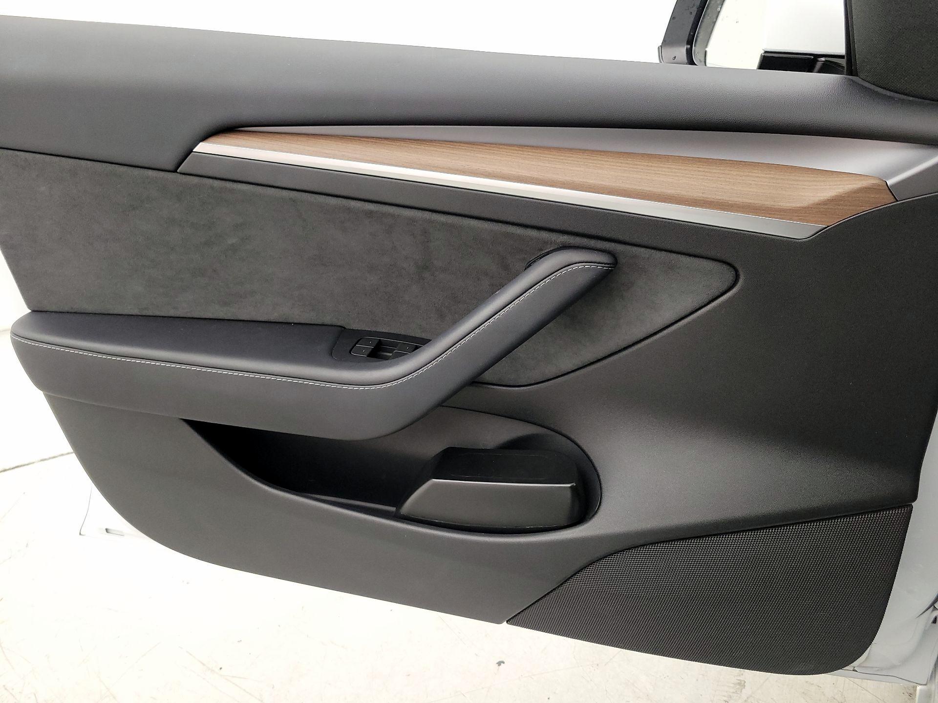 Thumbnail: 2023 Tesla Model 3 - 12