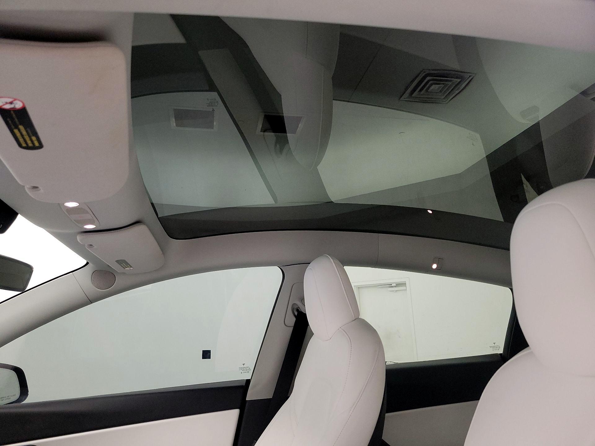 Thumbnail: 2022 Tesla Model Y - 17