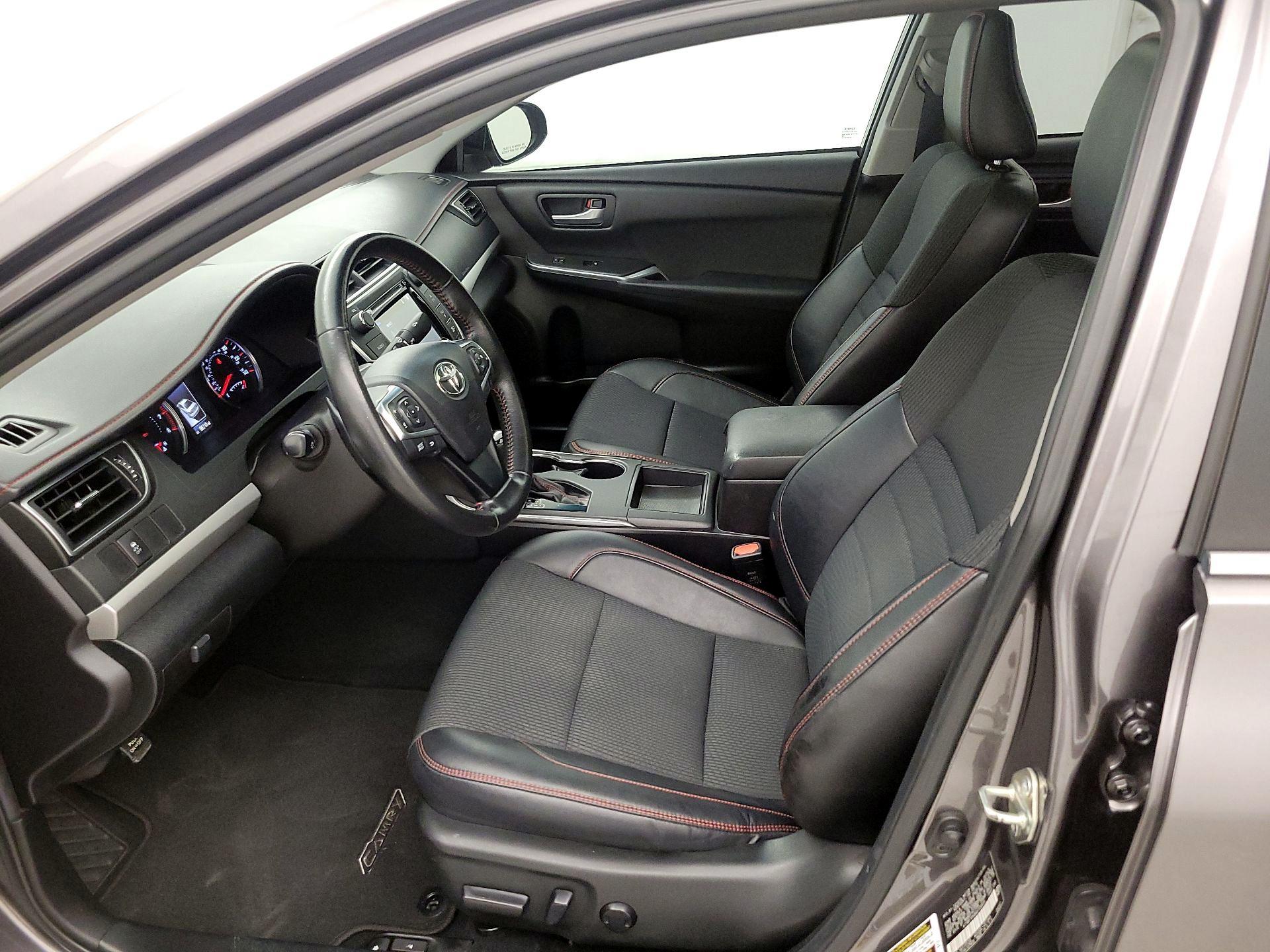 Thumbnail: 2016 Toyota Camry - 11