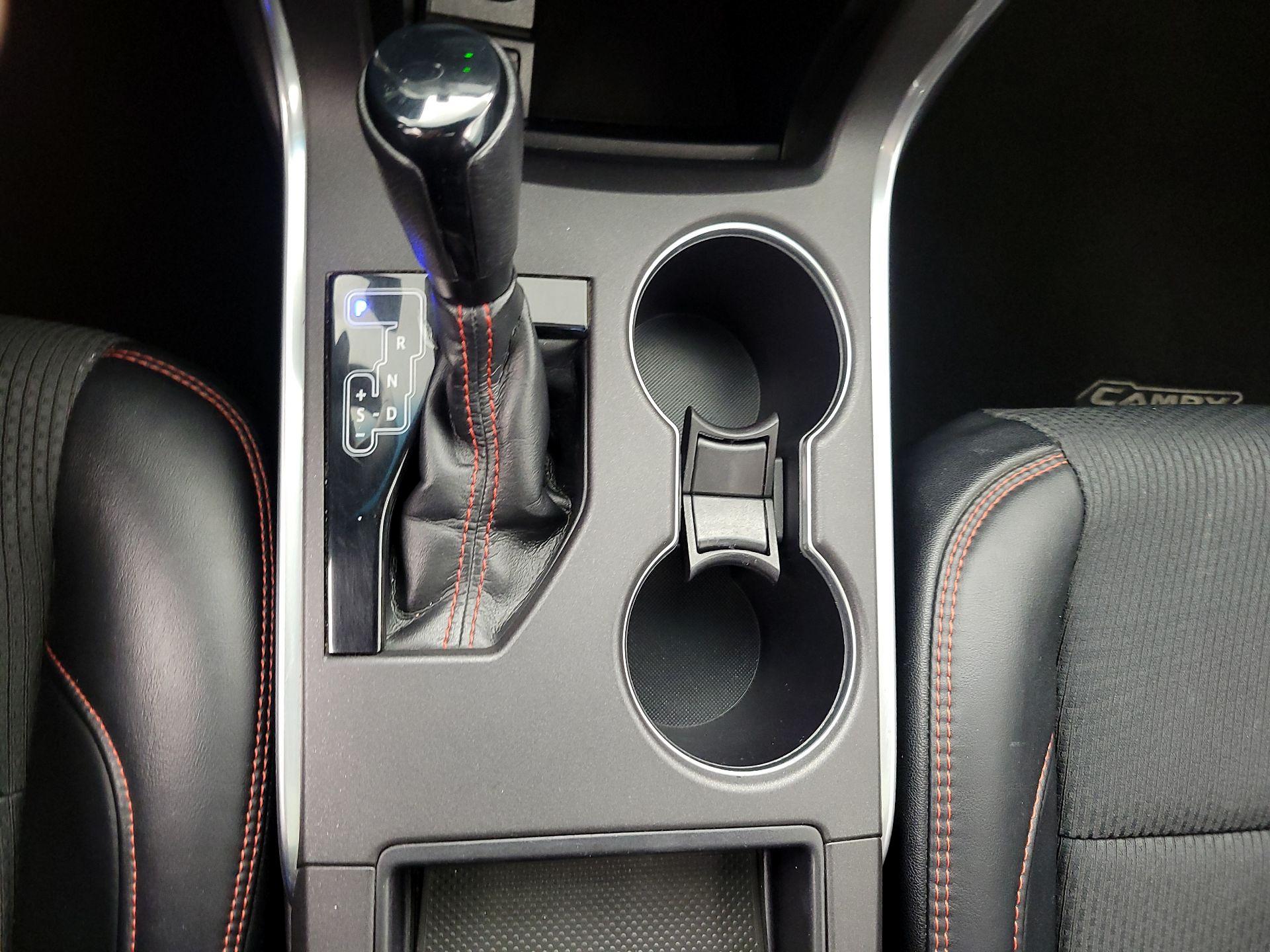 Thumbnail: 2016 Toyota Camry - 17