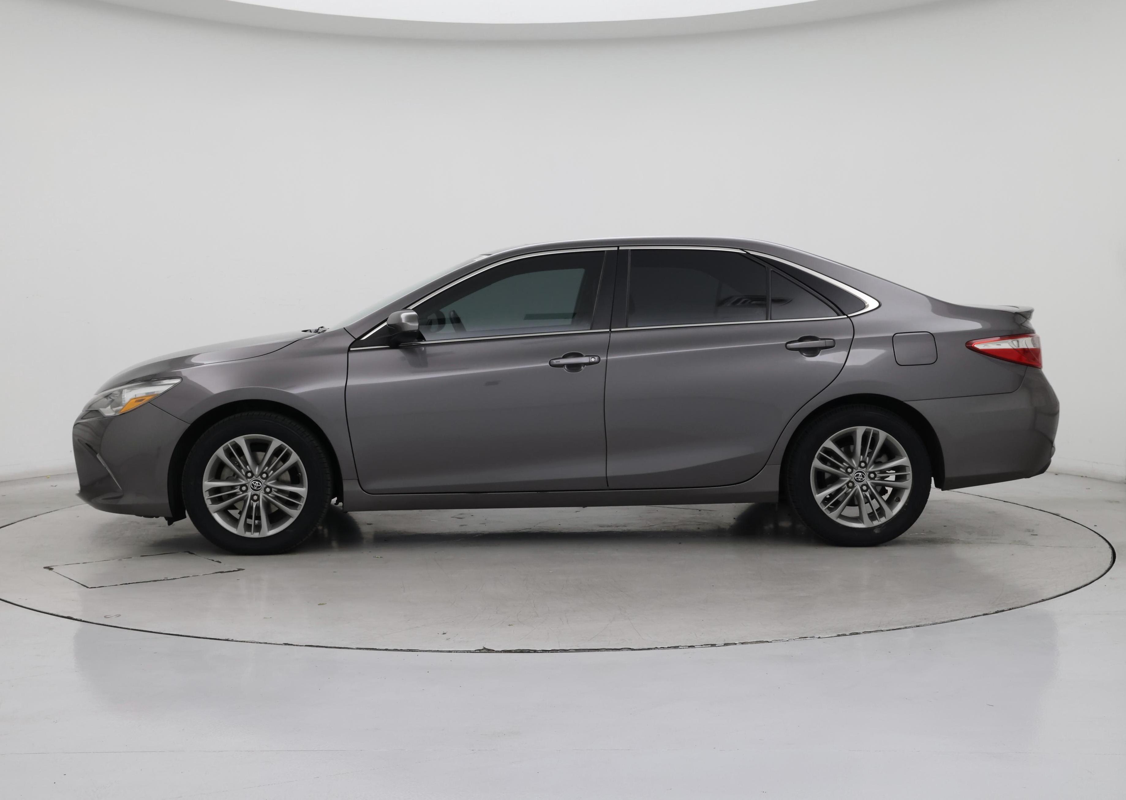 Thumbnail: 2016 Toyota Camry - 3