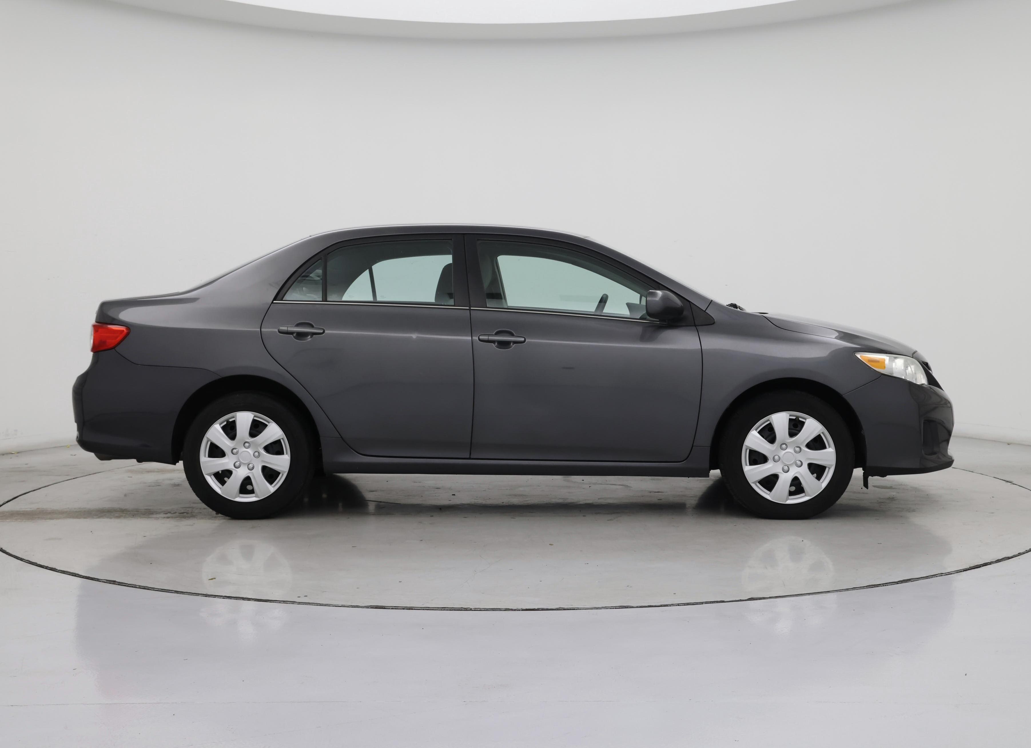 Thumbnail: 2013 Toyota Corolla - 7
