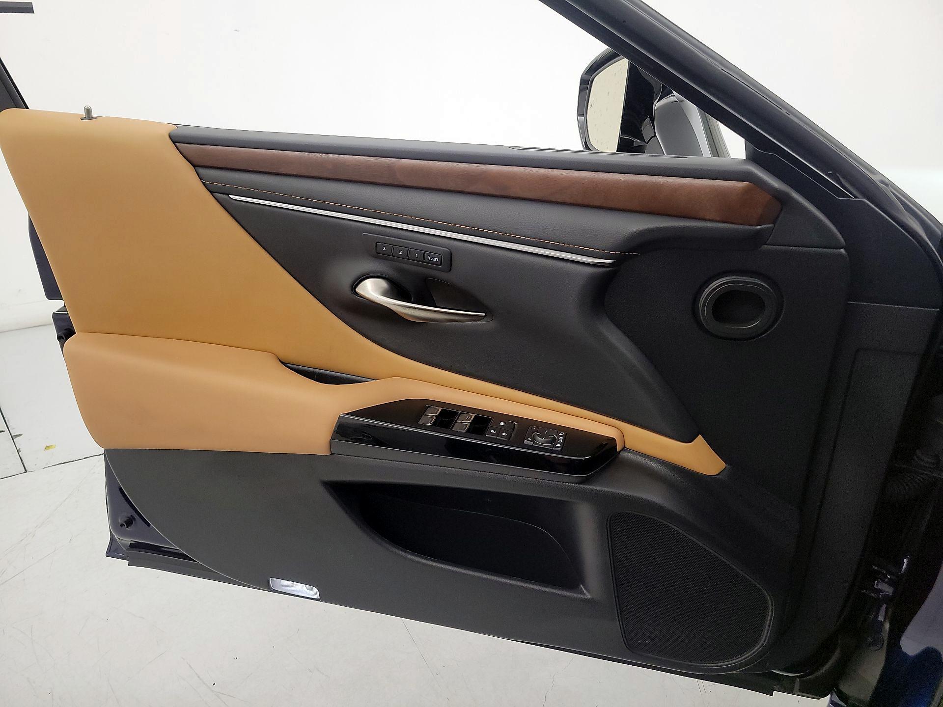 Thumbnail: 2024 Lexus ES - 12