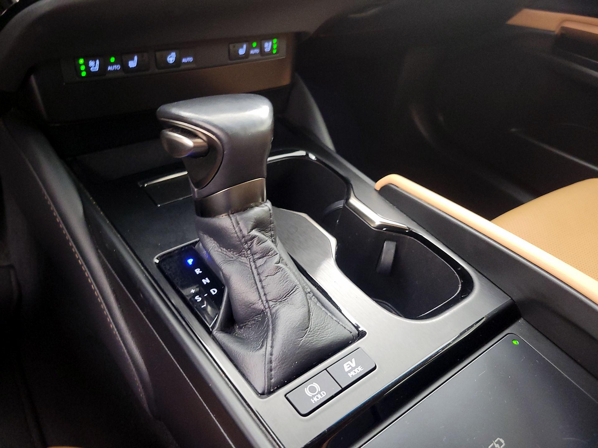 Thumbnail: 2024 Lexus ES - 17