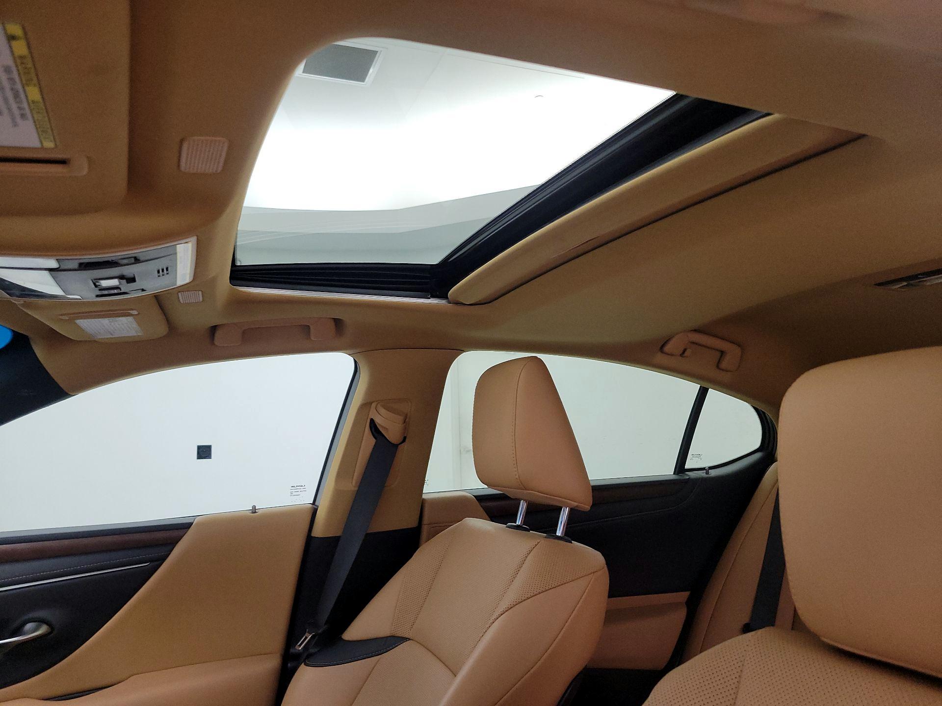 Thumbnail: 2024 Lexus ES - 19