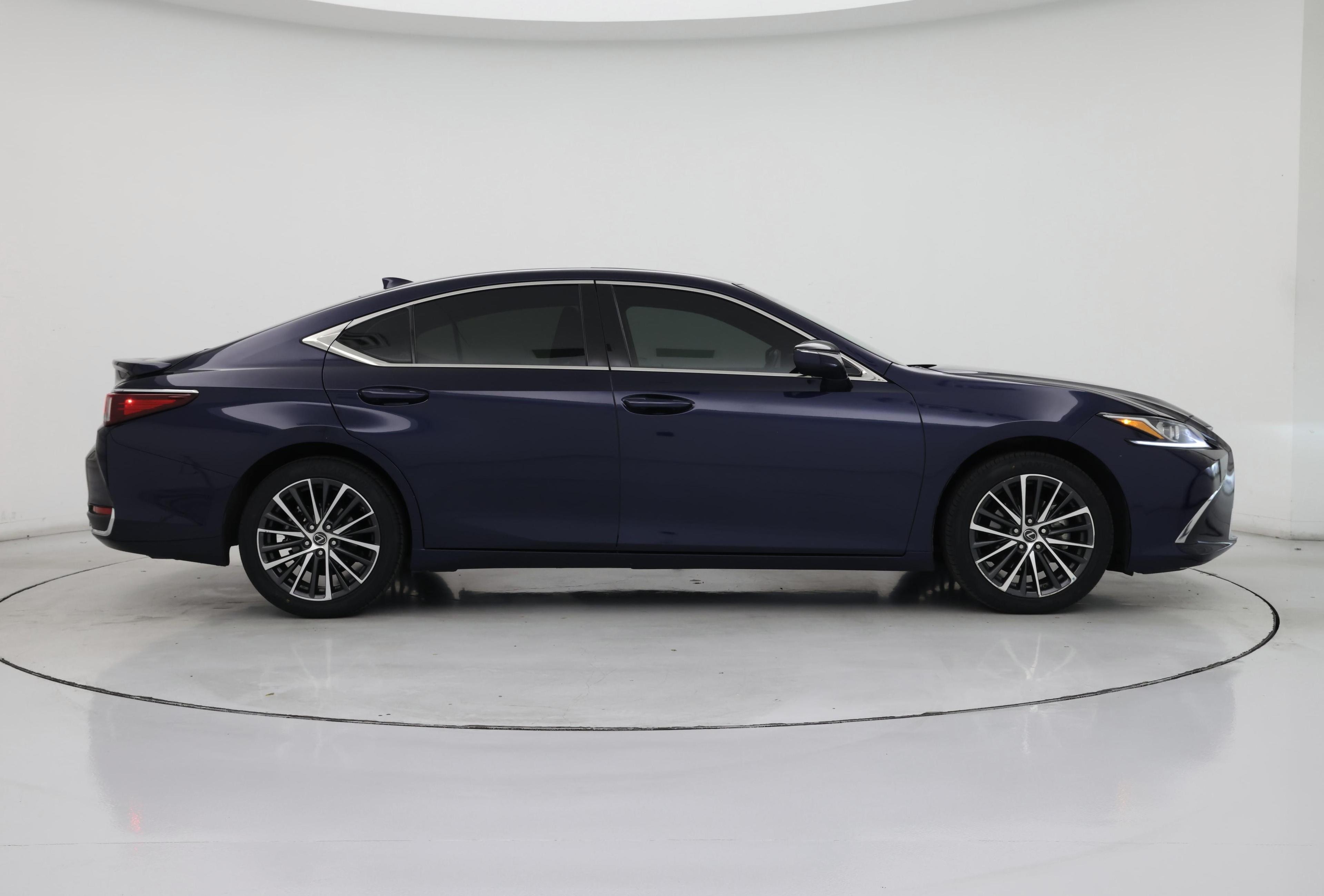 Thumbnail: 2024 Lexus ES - 7