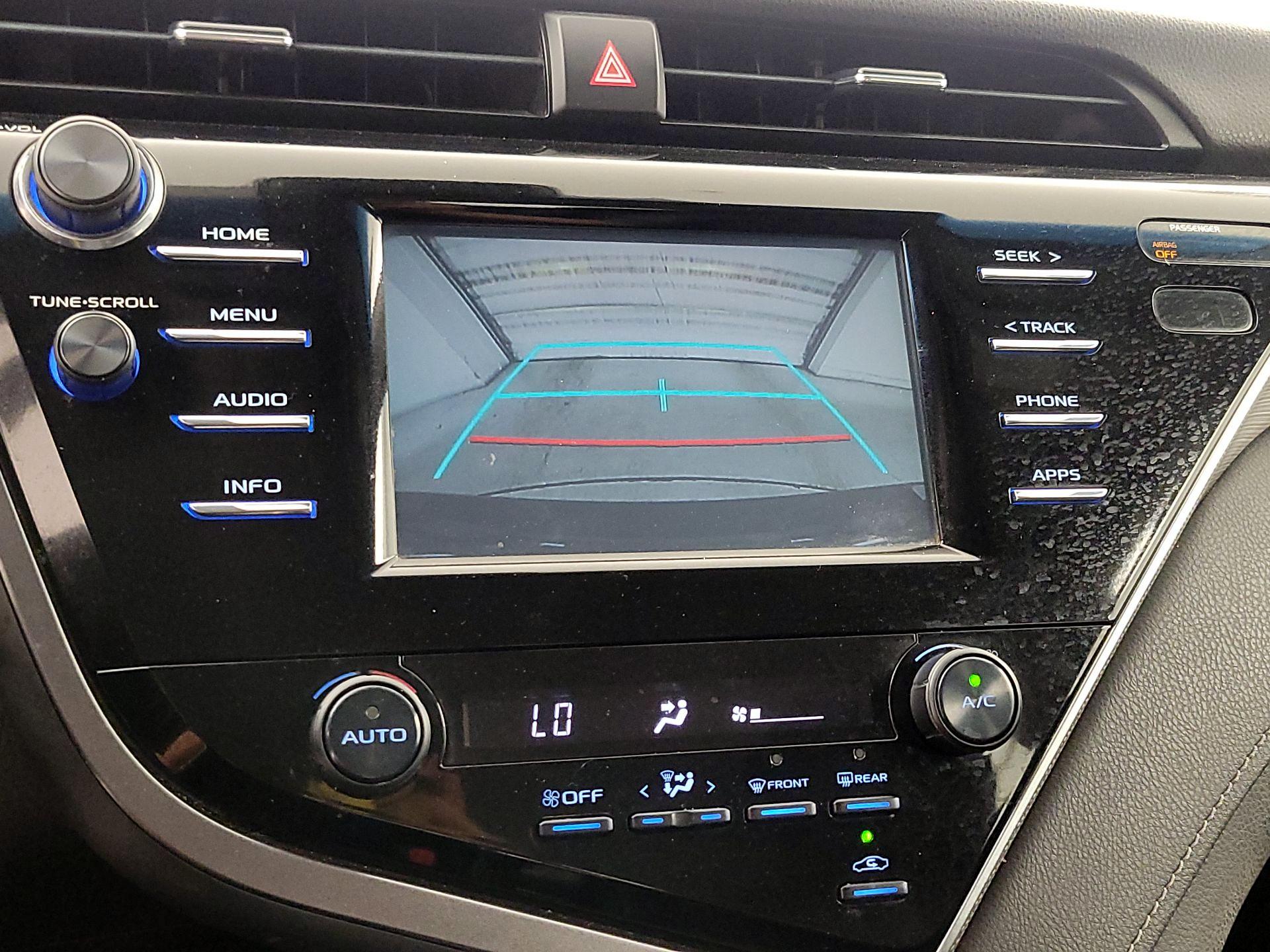 Thumbnail: 2018 Toyota Camry - 14