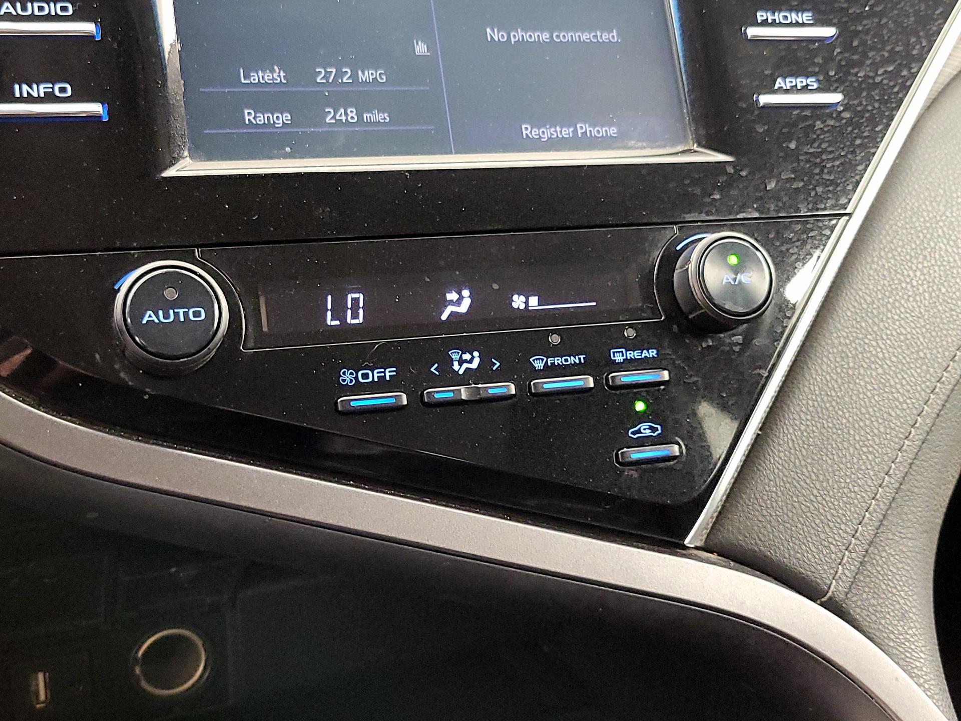 Thumbnail: 2018 Toyota Camry - 16