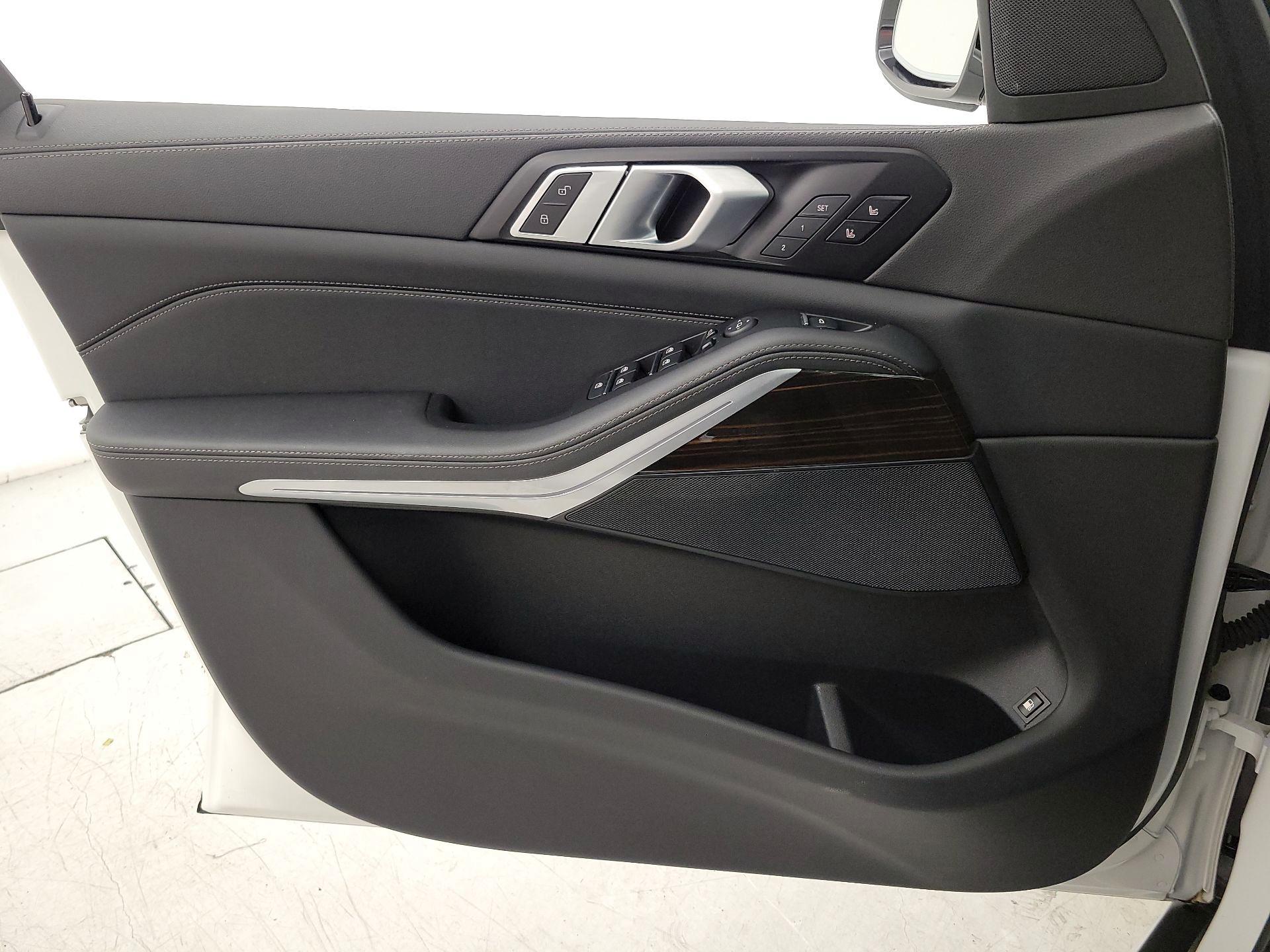 Thumbnail: 2023 BMW X5 - 12