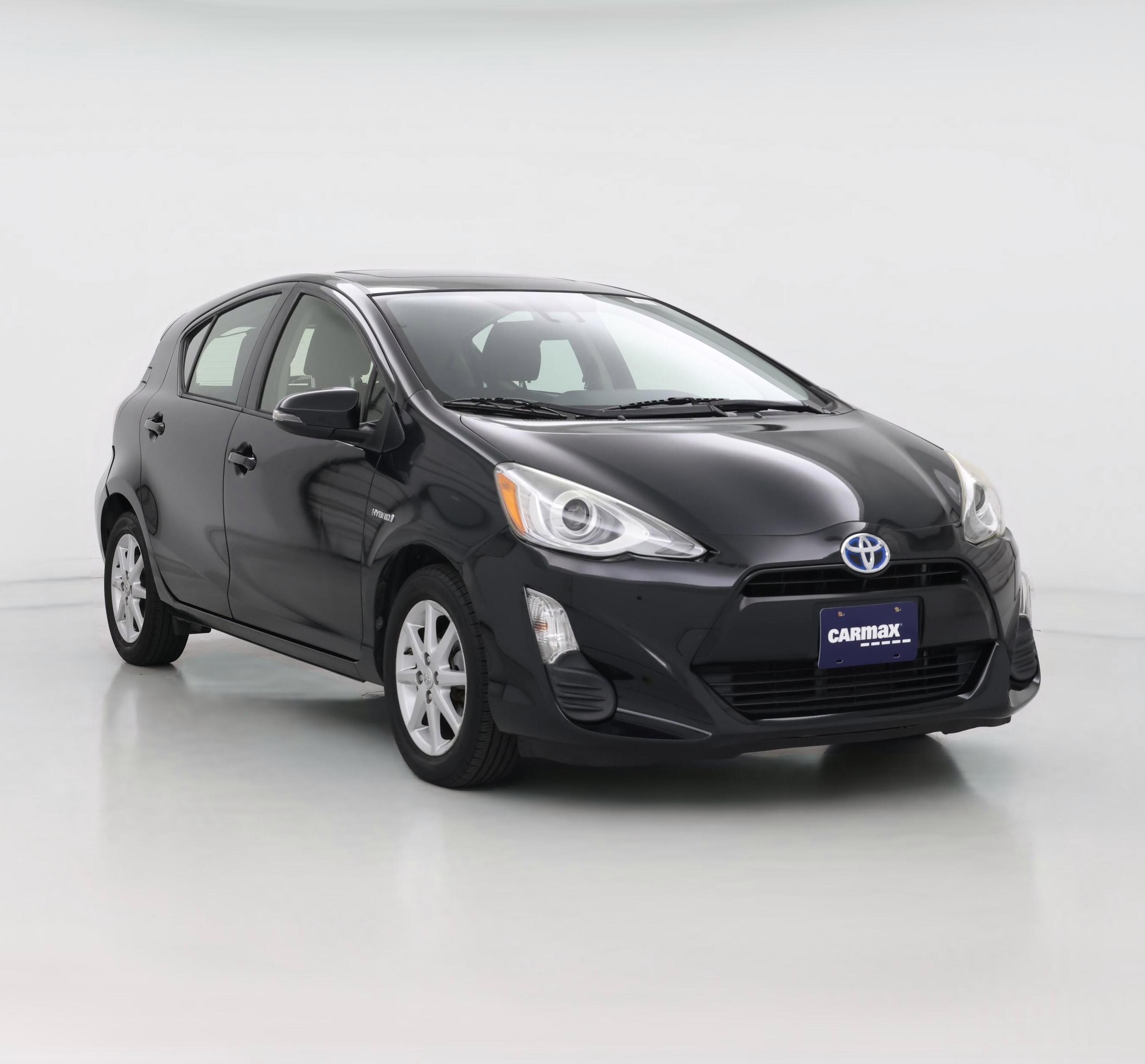 Thumbnail: 2016 Toyota Prius c - 1