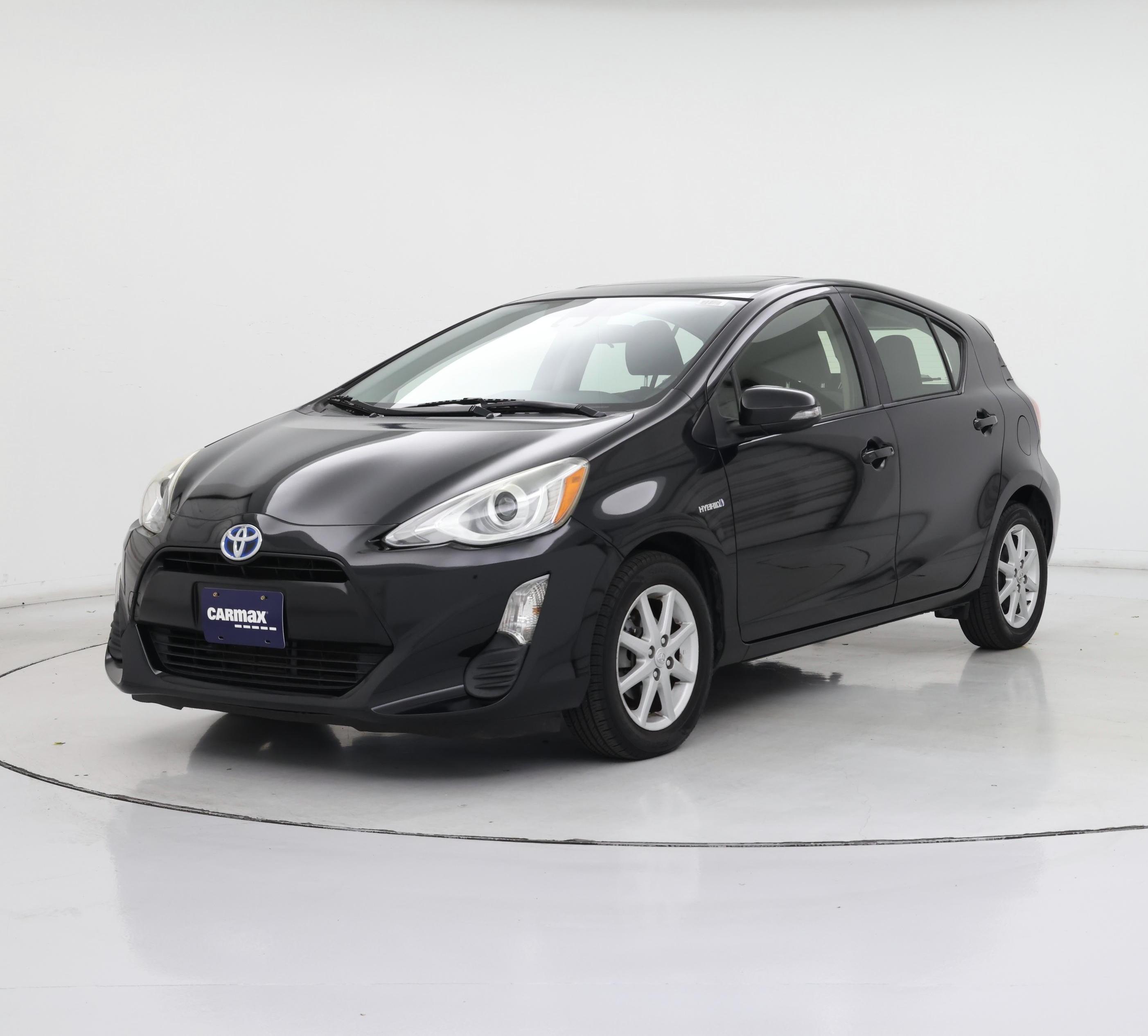 Thumbnail: 2016 Toyota Prius c - 4