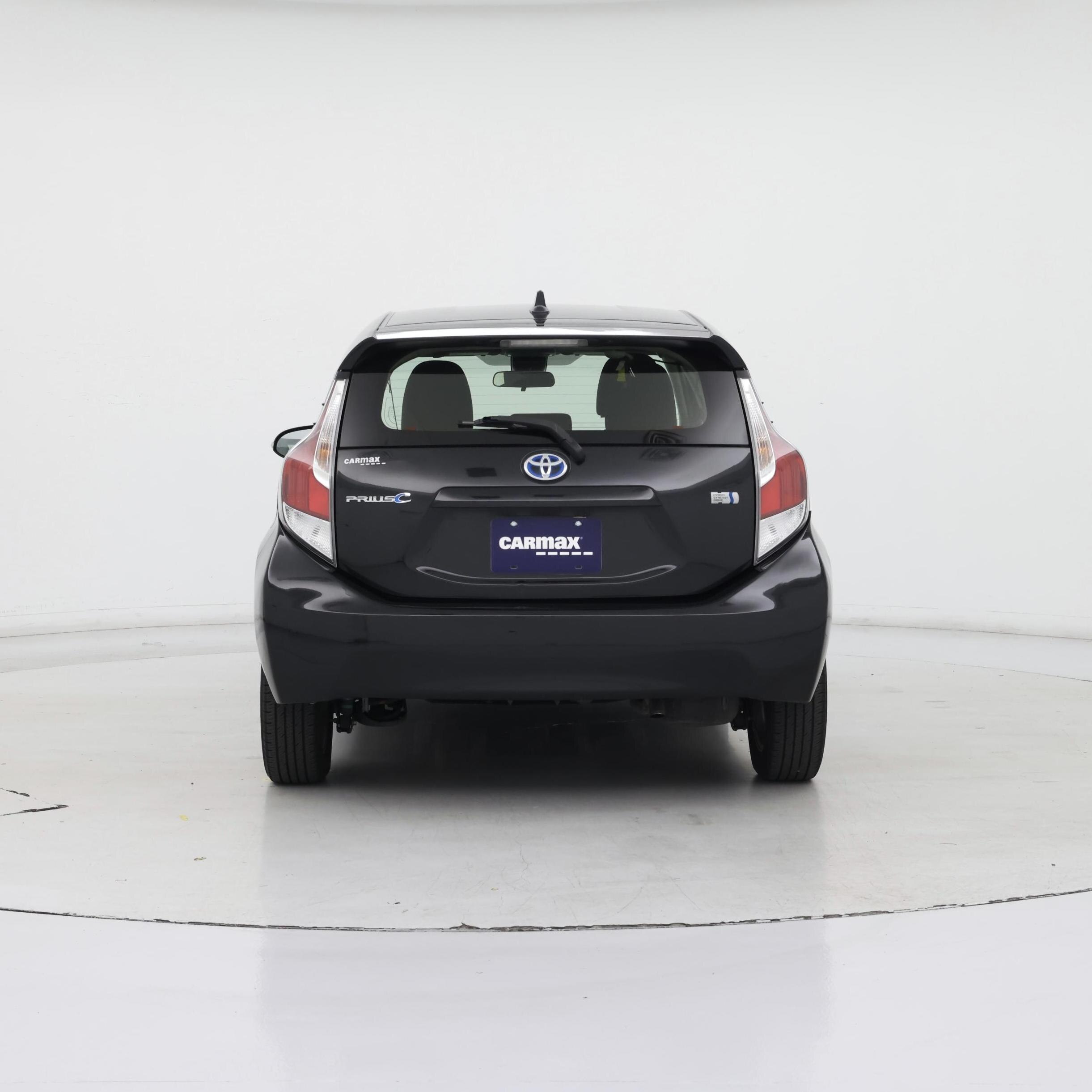 Thumbnail: 2016 Toyota Prius c - 6