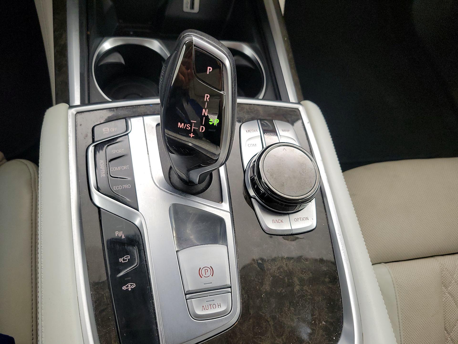 Thumbnail: 2016 BMW 7 Series - 18