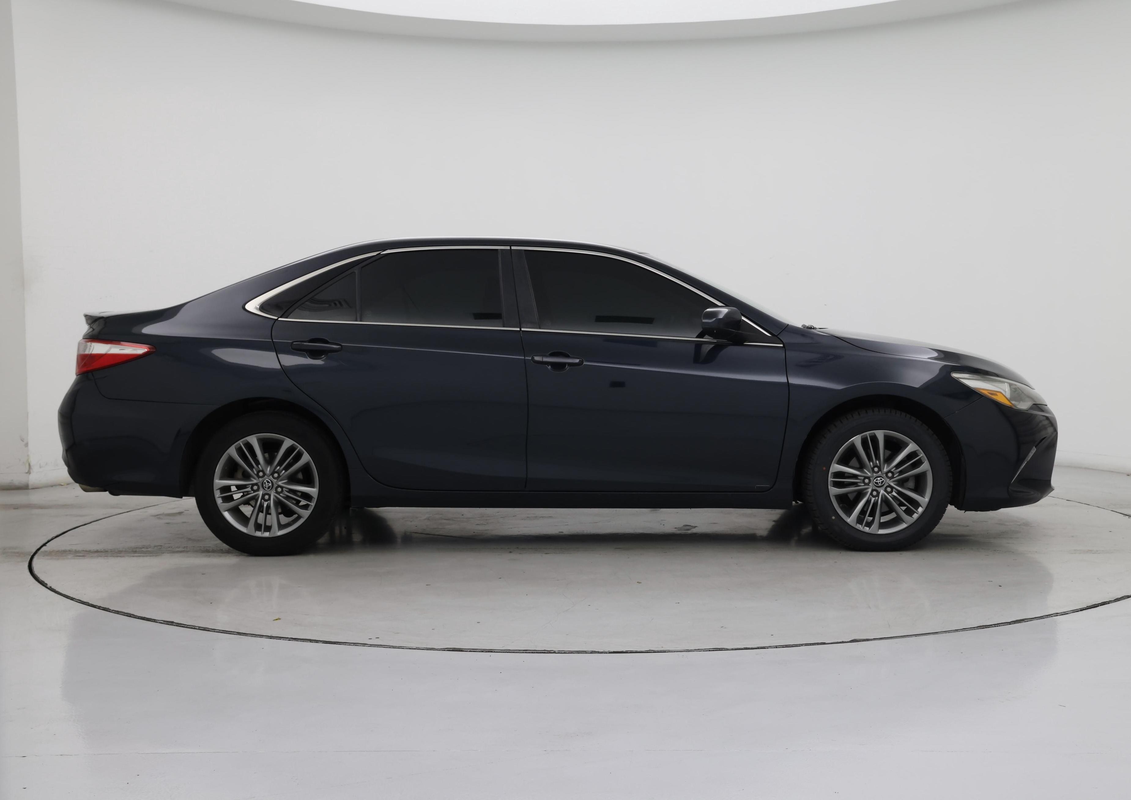 Thumbnail: 2017 Toyota Camry - 7