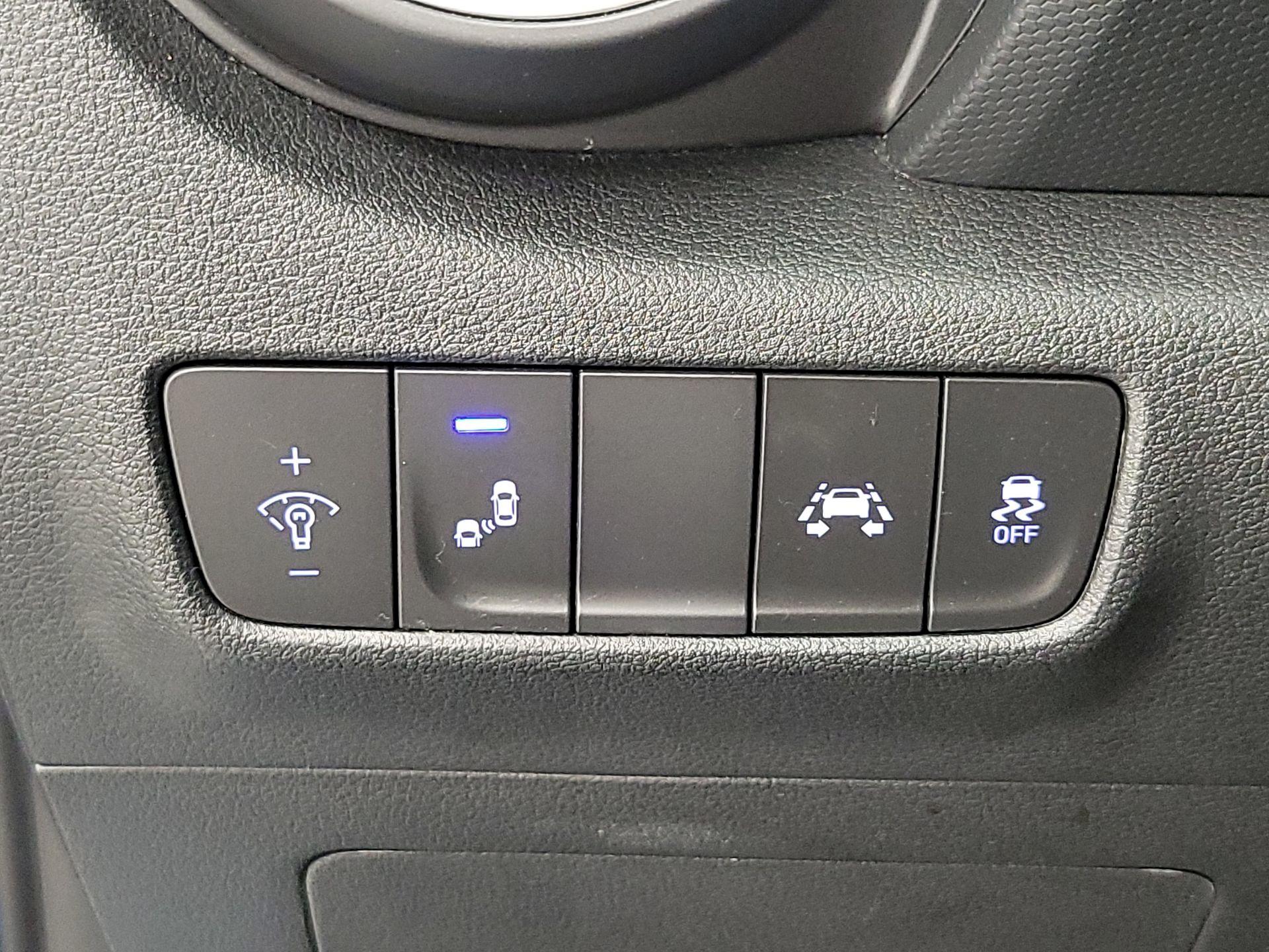 Thumbnail: 2021 Hyundai Kona - 13