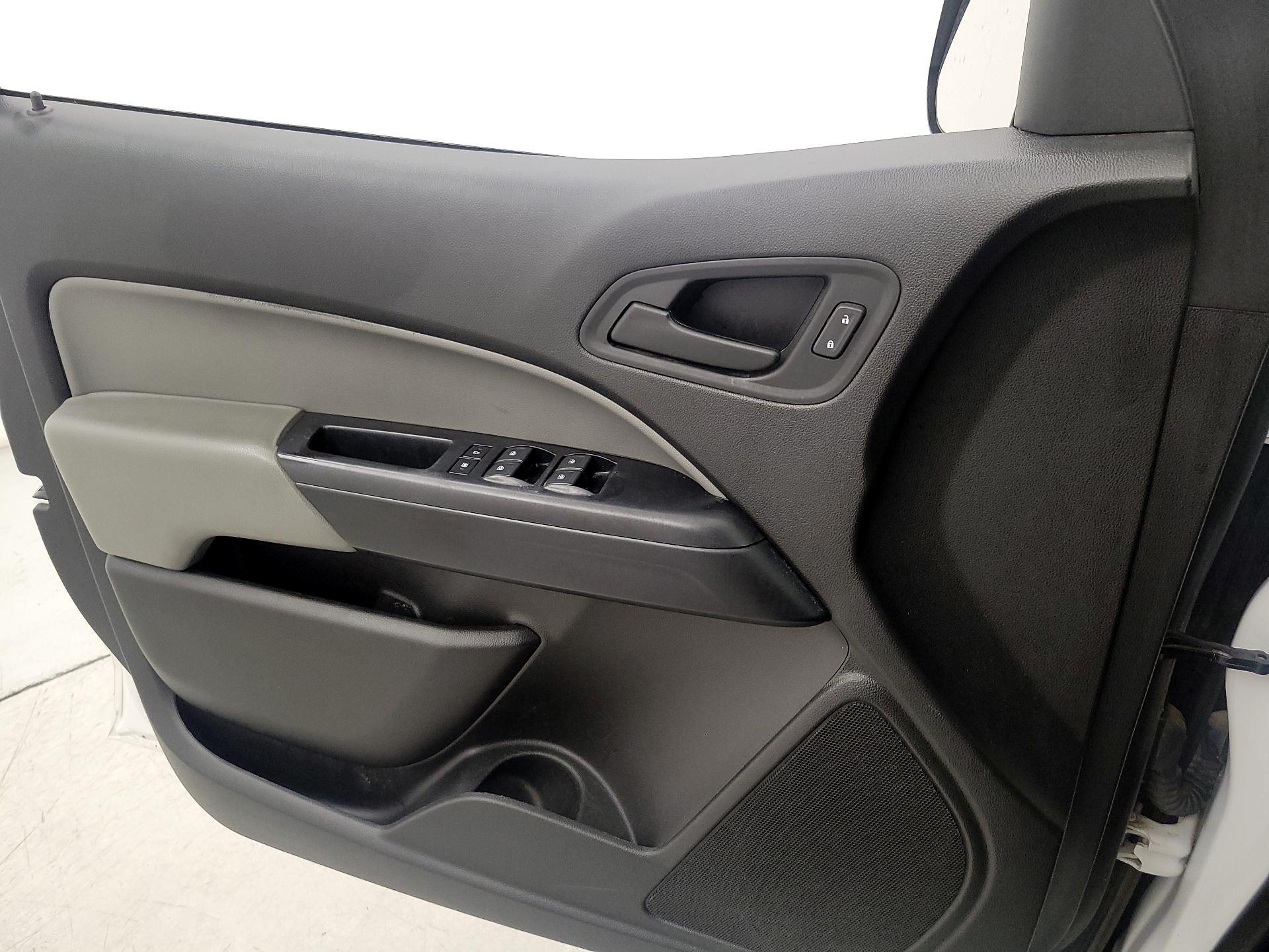 Thumbnail: 2019 Chevrolet Colorado - 12