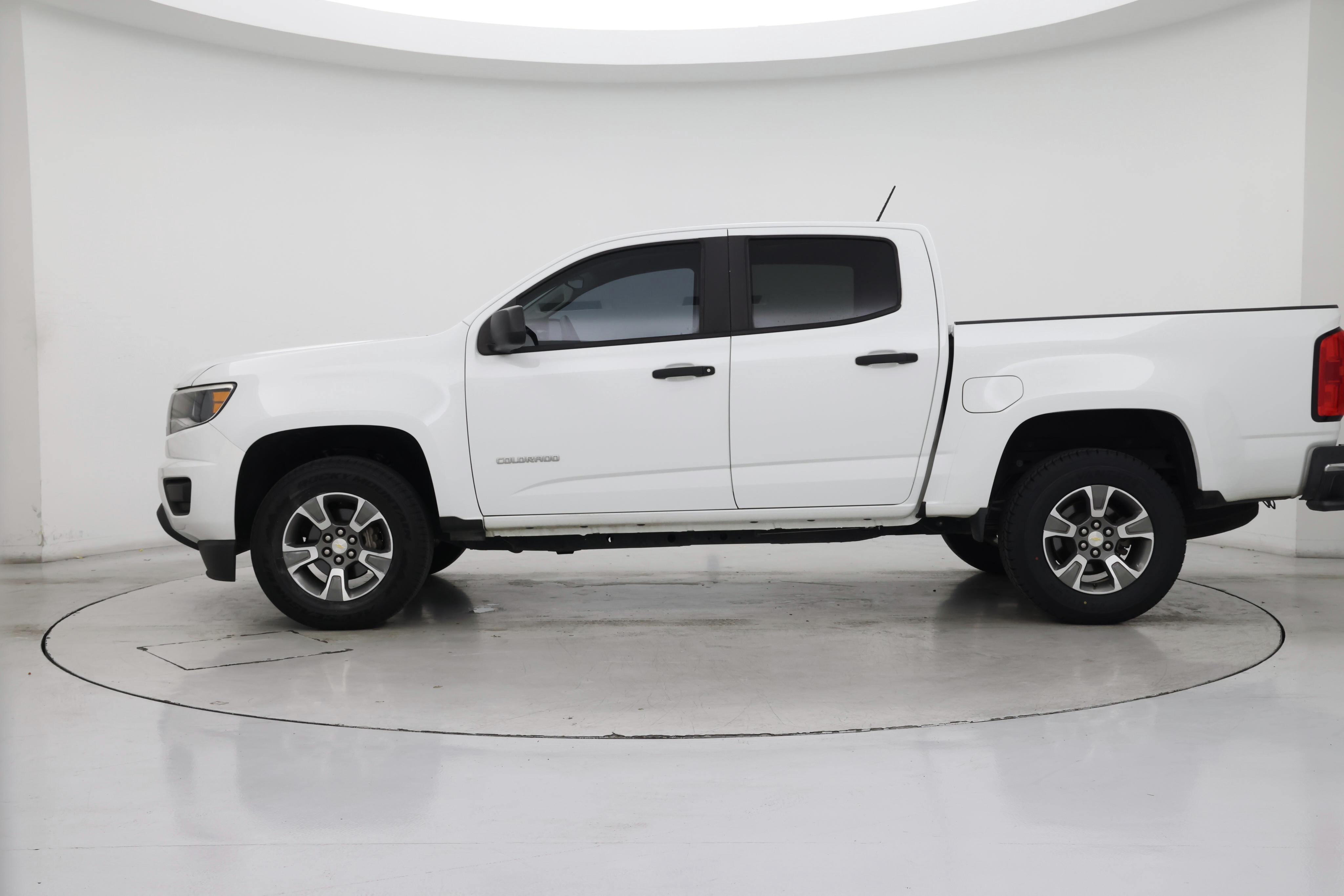 Thumbnail: 2019 Chevrolet Colorado - 3