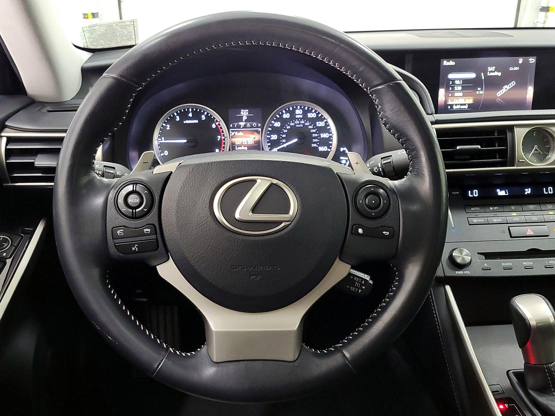 Thumbnail: 2016 Lexus IS - 10