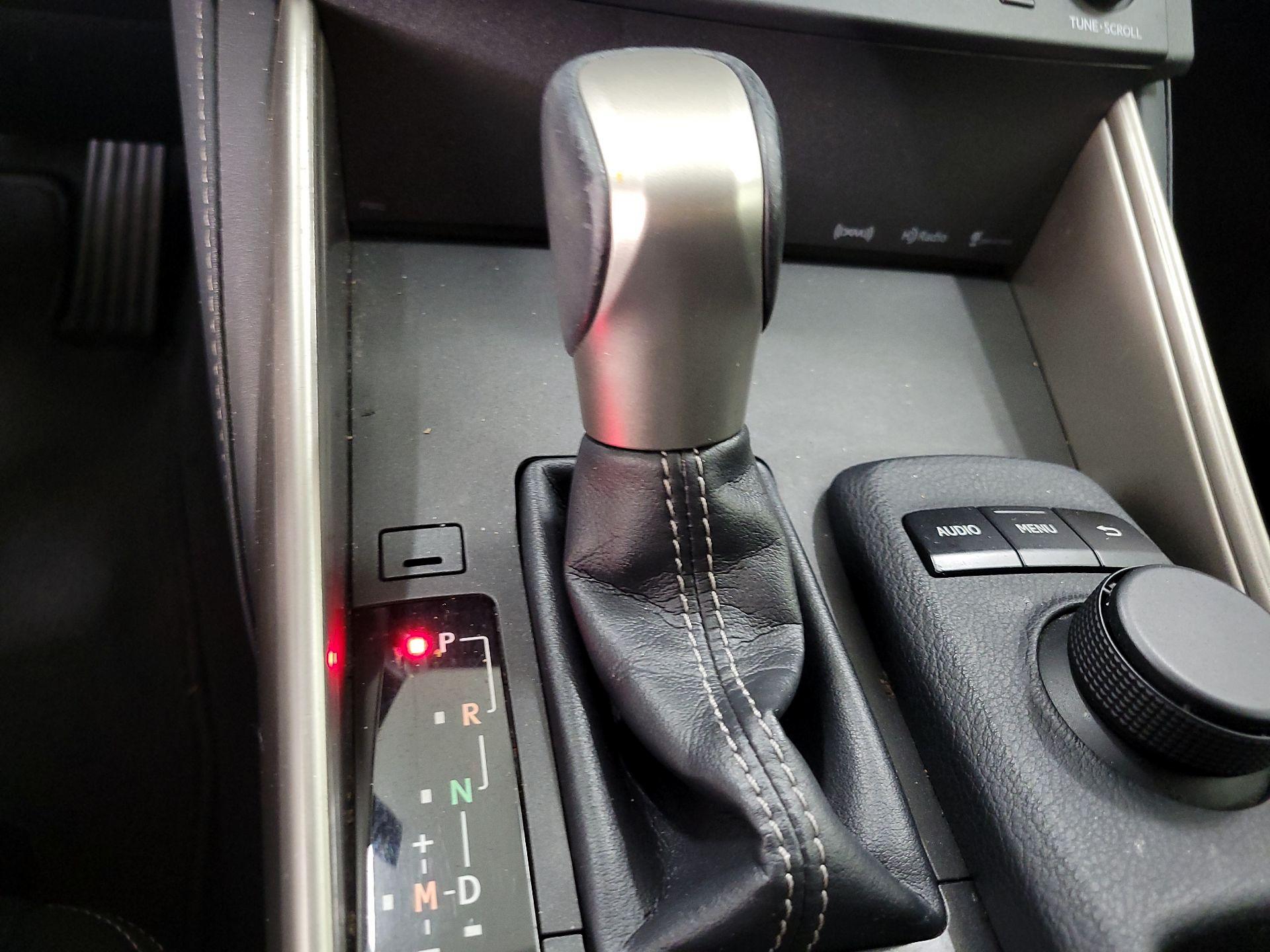 Thumbnail: 2016 Lexus IS - 17