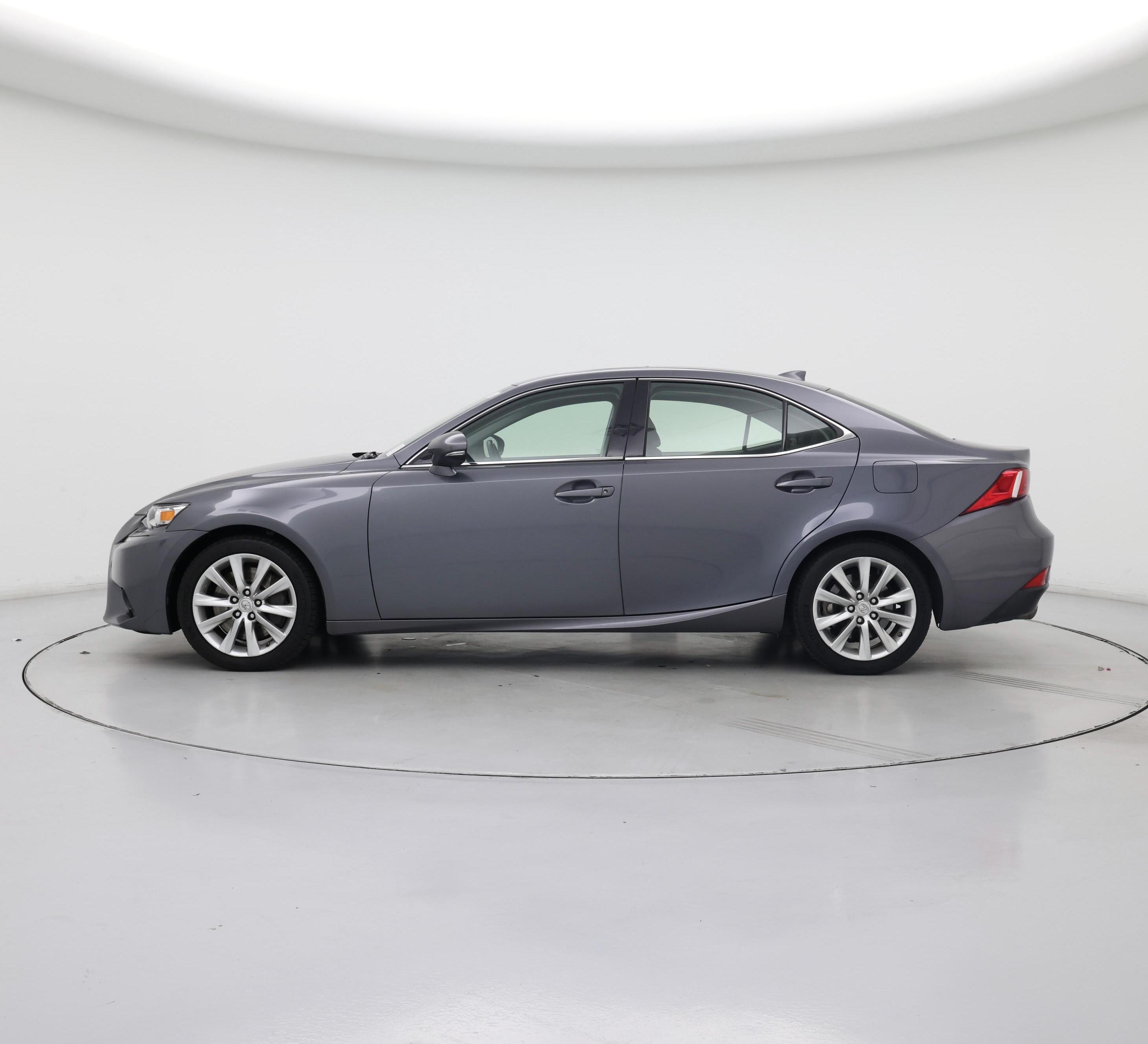 Thumbnail: 2016 Lexus IS - 3