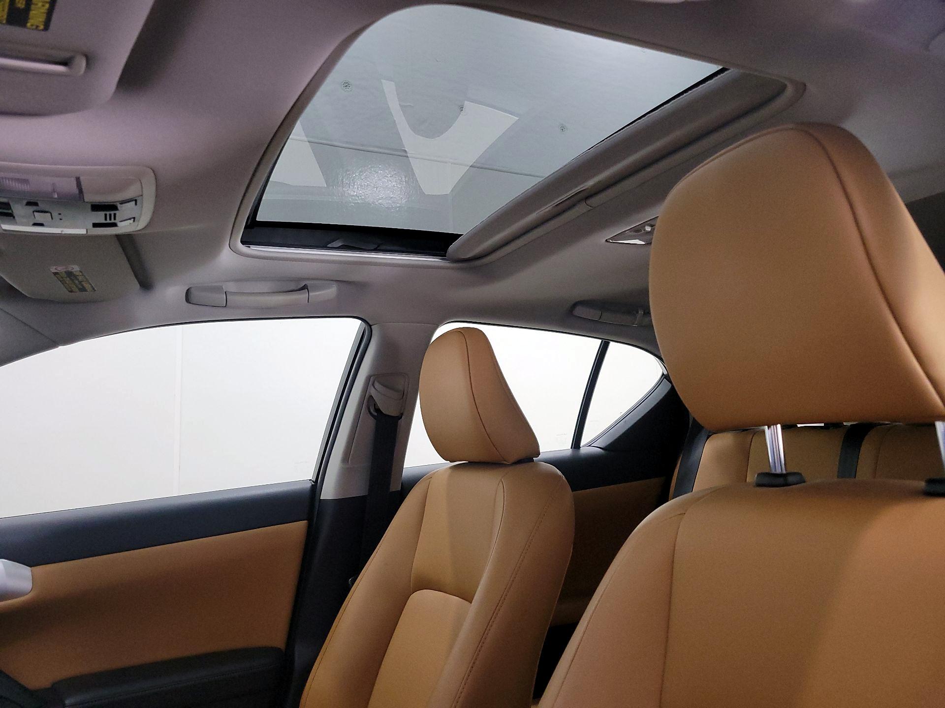 Thumbnail: 2013 Lexus CT - 18
