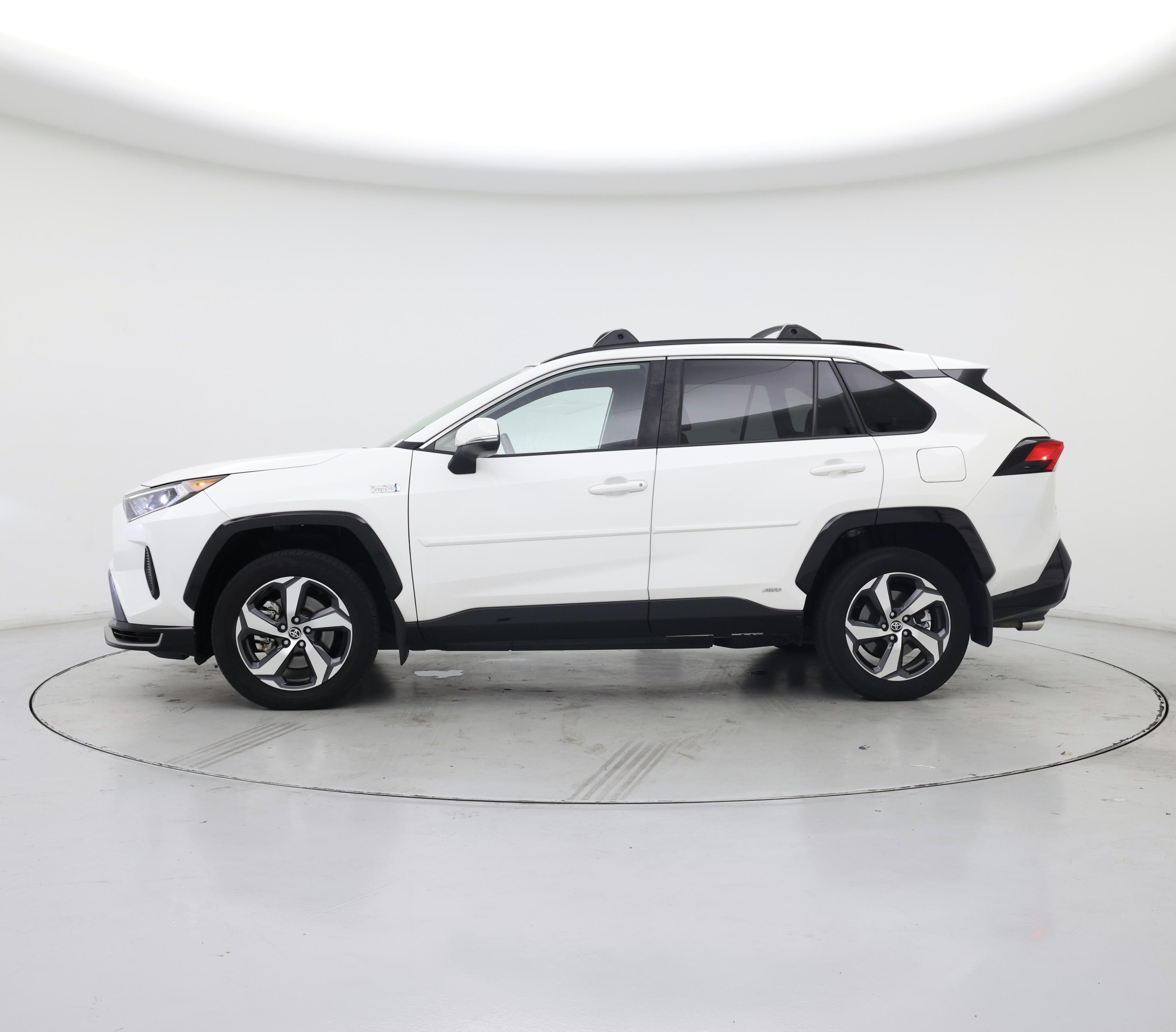 Thumbnail: 2021 Toyota RAV4 - 3