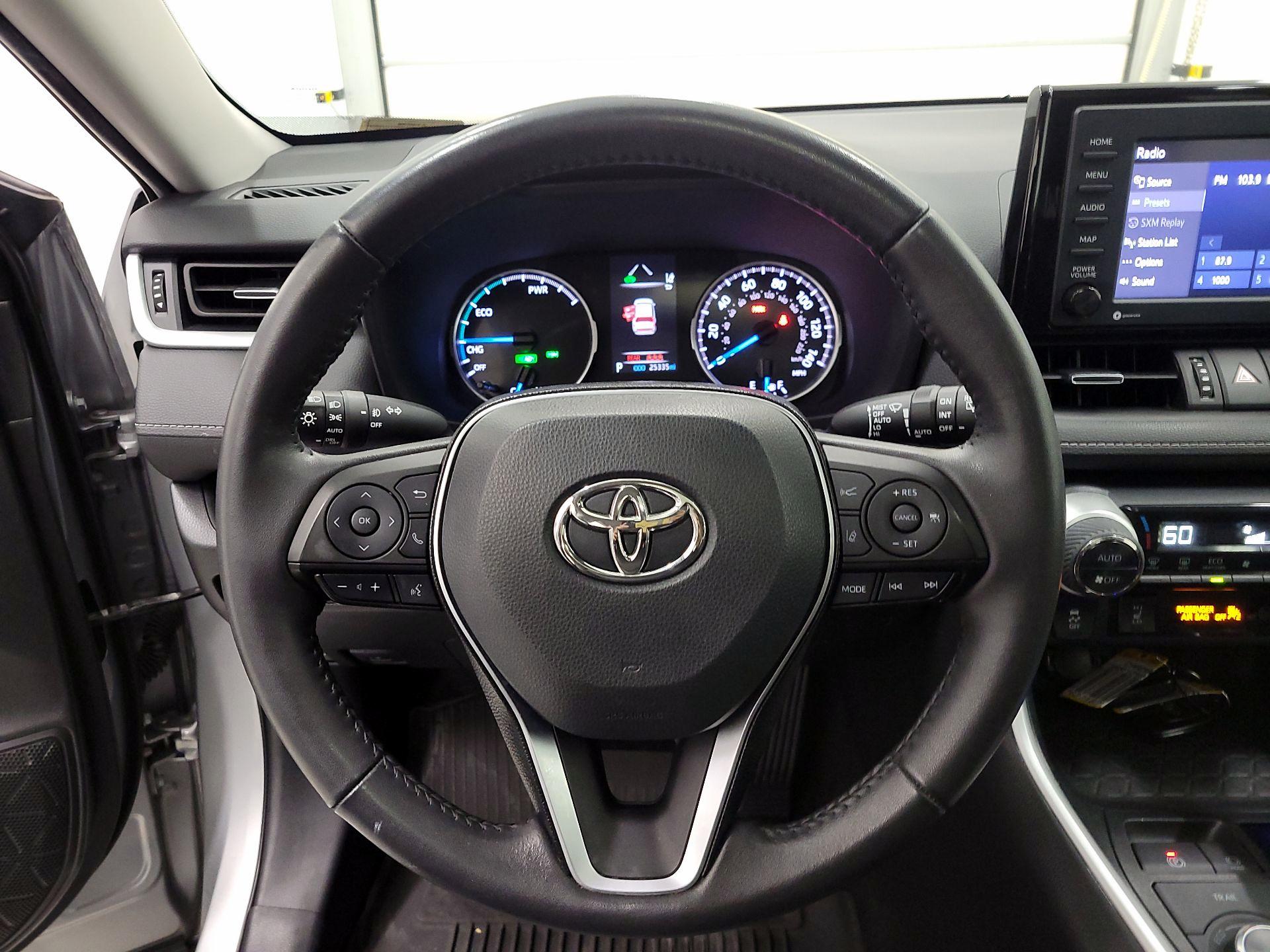 Thumbnail: 2021 Toyota RAV4 - 10