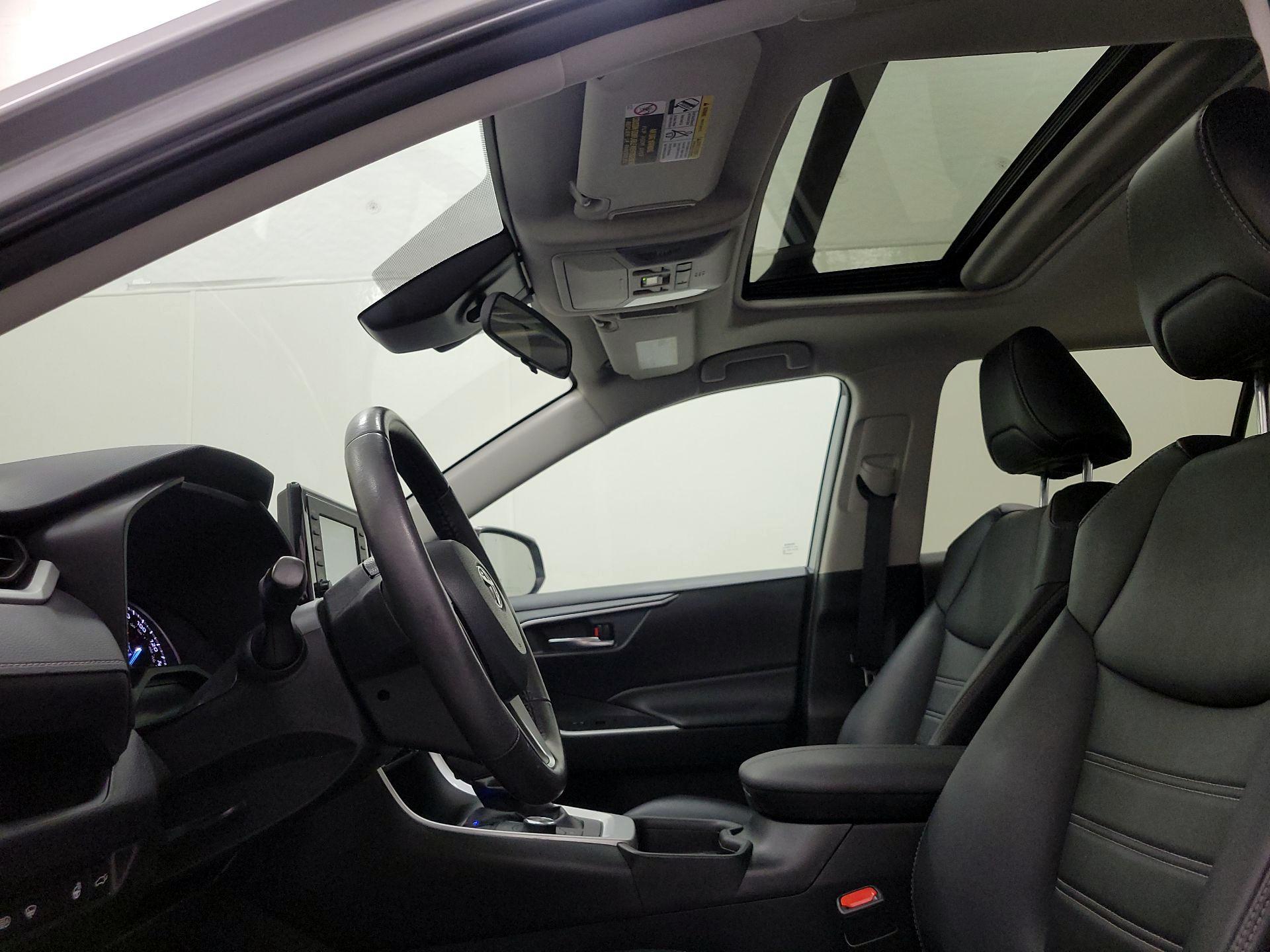 Thumbnail: 2021 Toyota RAV4 - 19