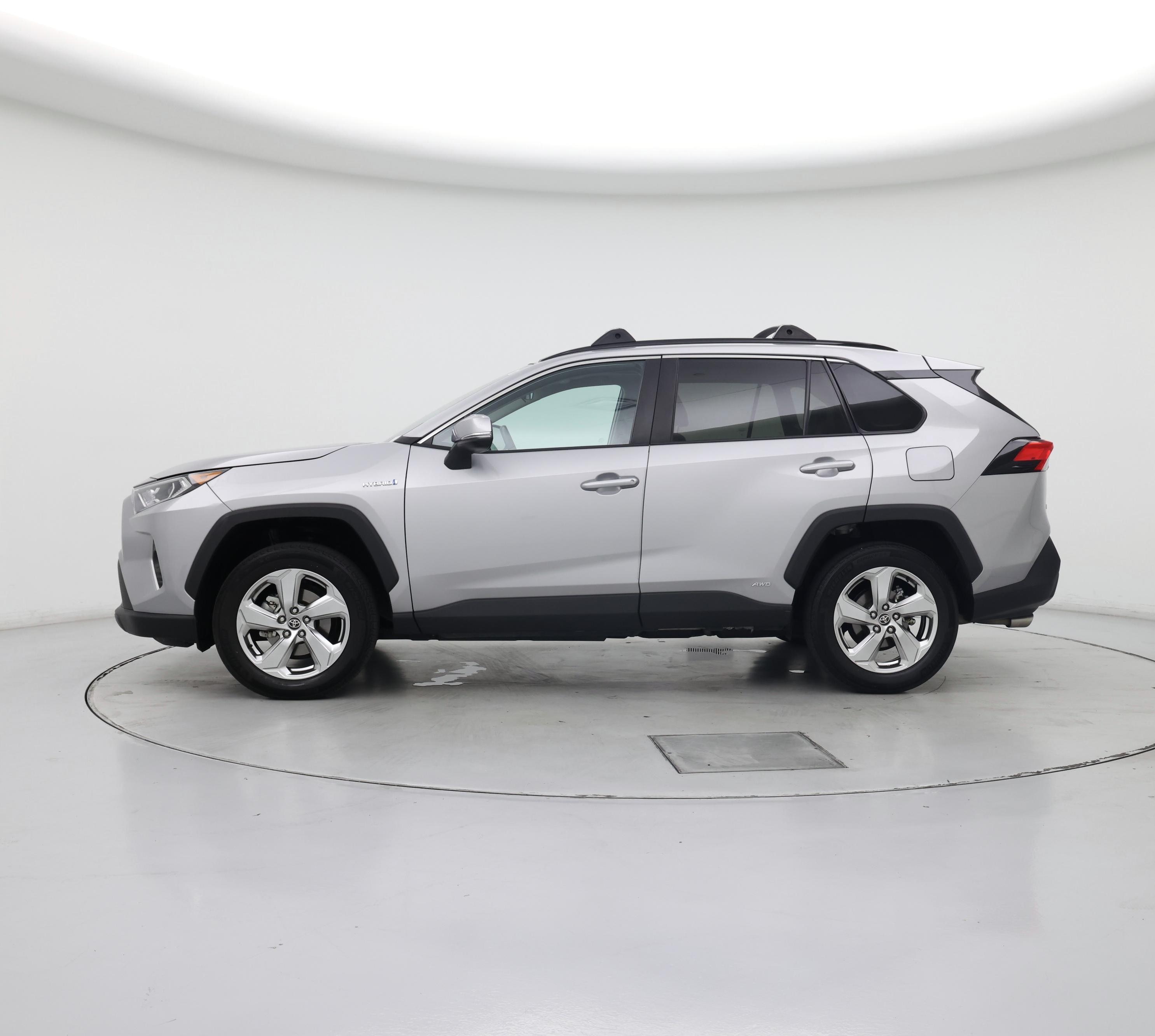 Thumbnail: 2021 Toyota RAV4 - 3