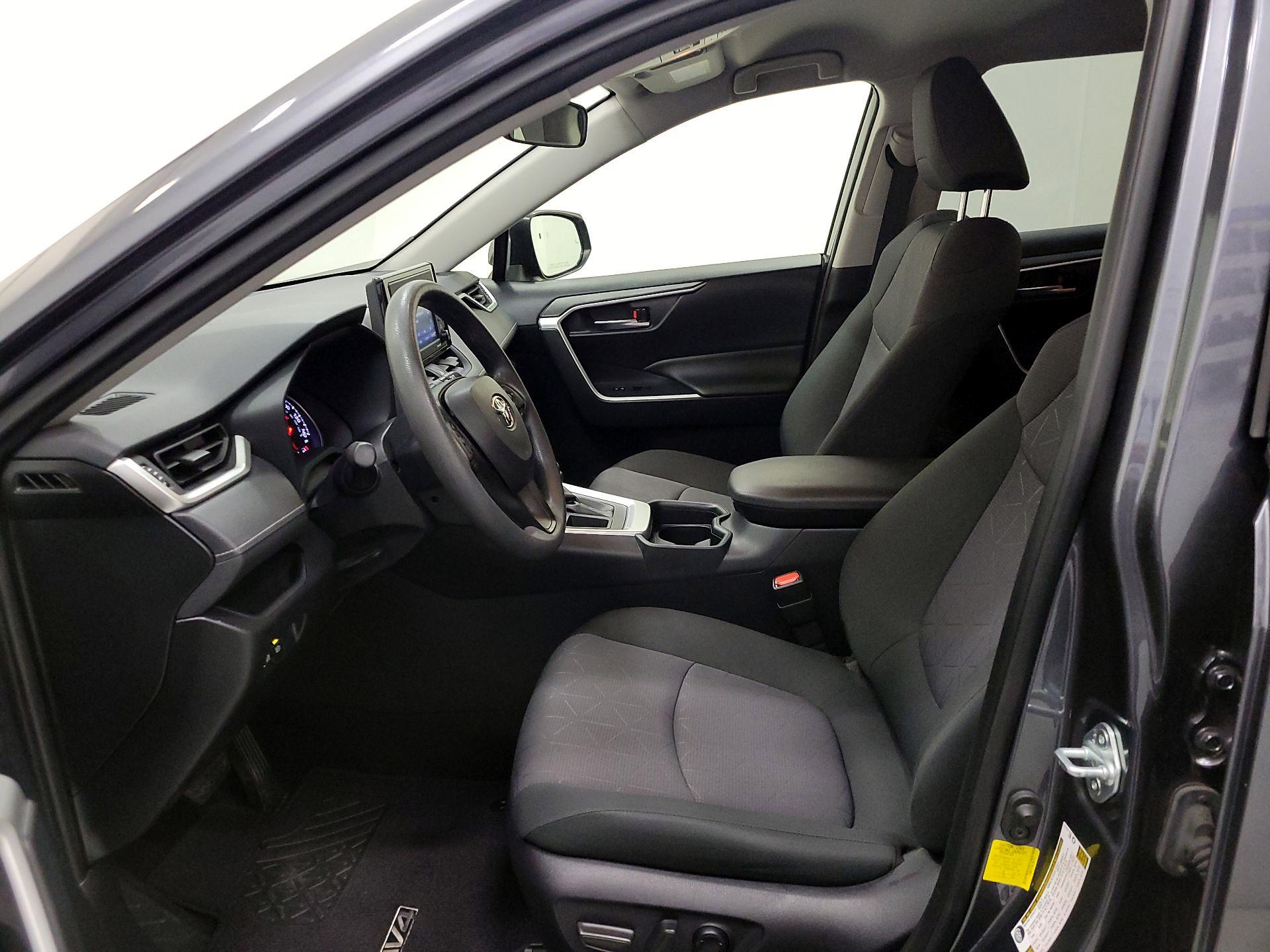 Thumbnail: 2020 Toyota RAV4 - 11