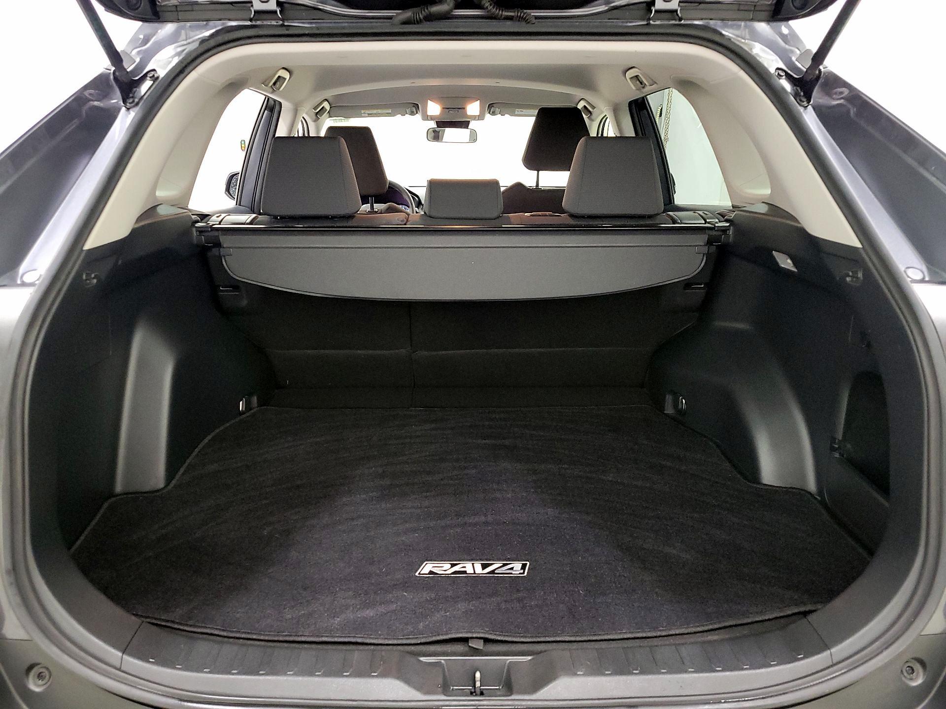 Thumbnail: 2020 Toyota RAV4 - 20