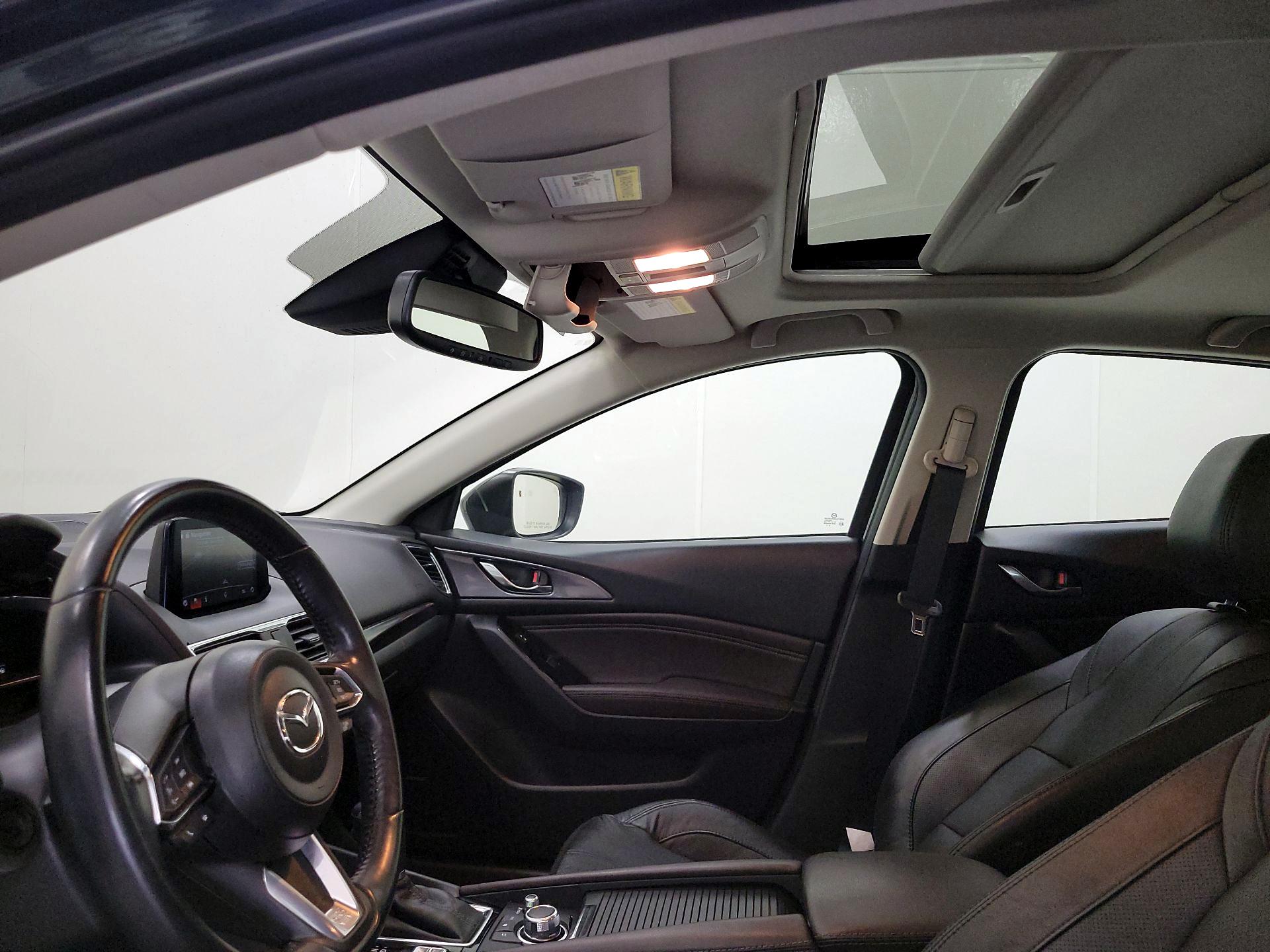 Thumbnail: 2018 Mazda Mazda3 - 20