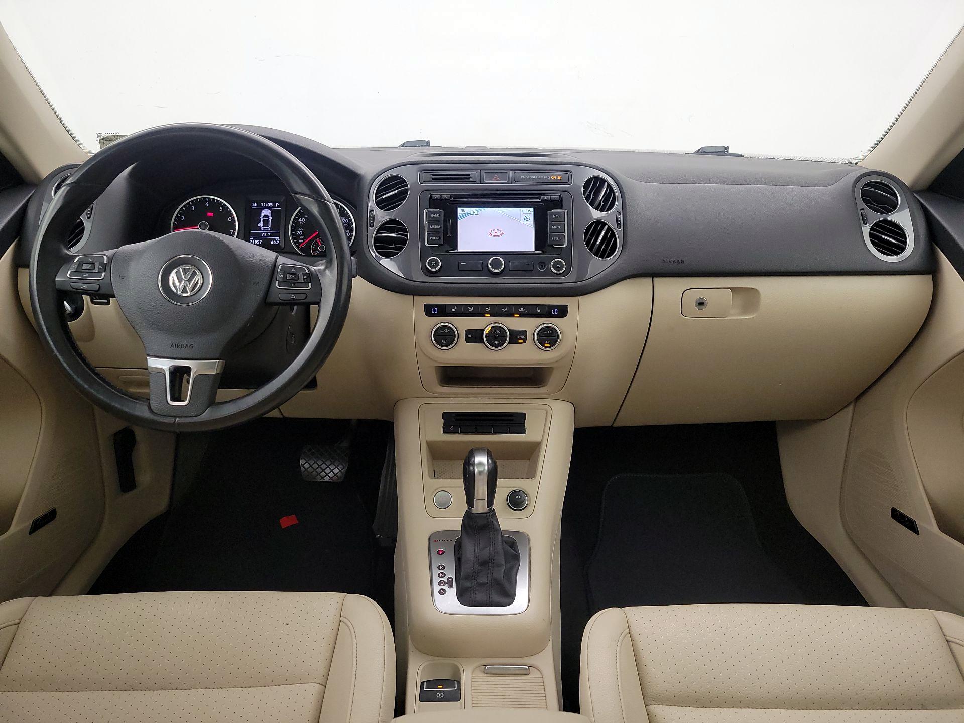 Thumbnail: 2014 Volkswagen Tiguan - 9