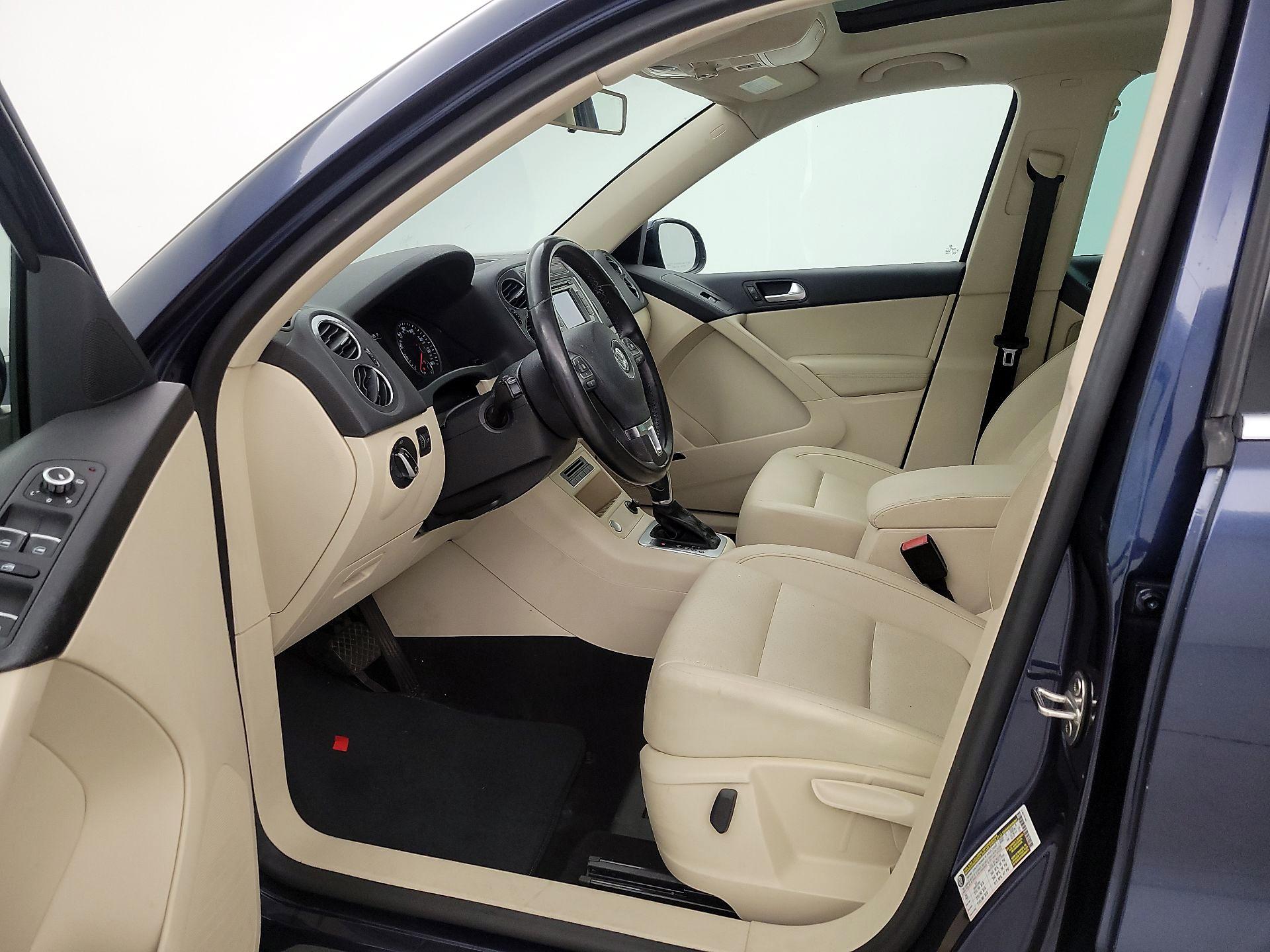 Thumbnail: 2014 Volkswagen Tiguan - 11
