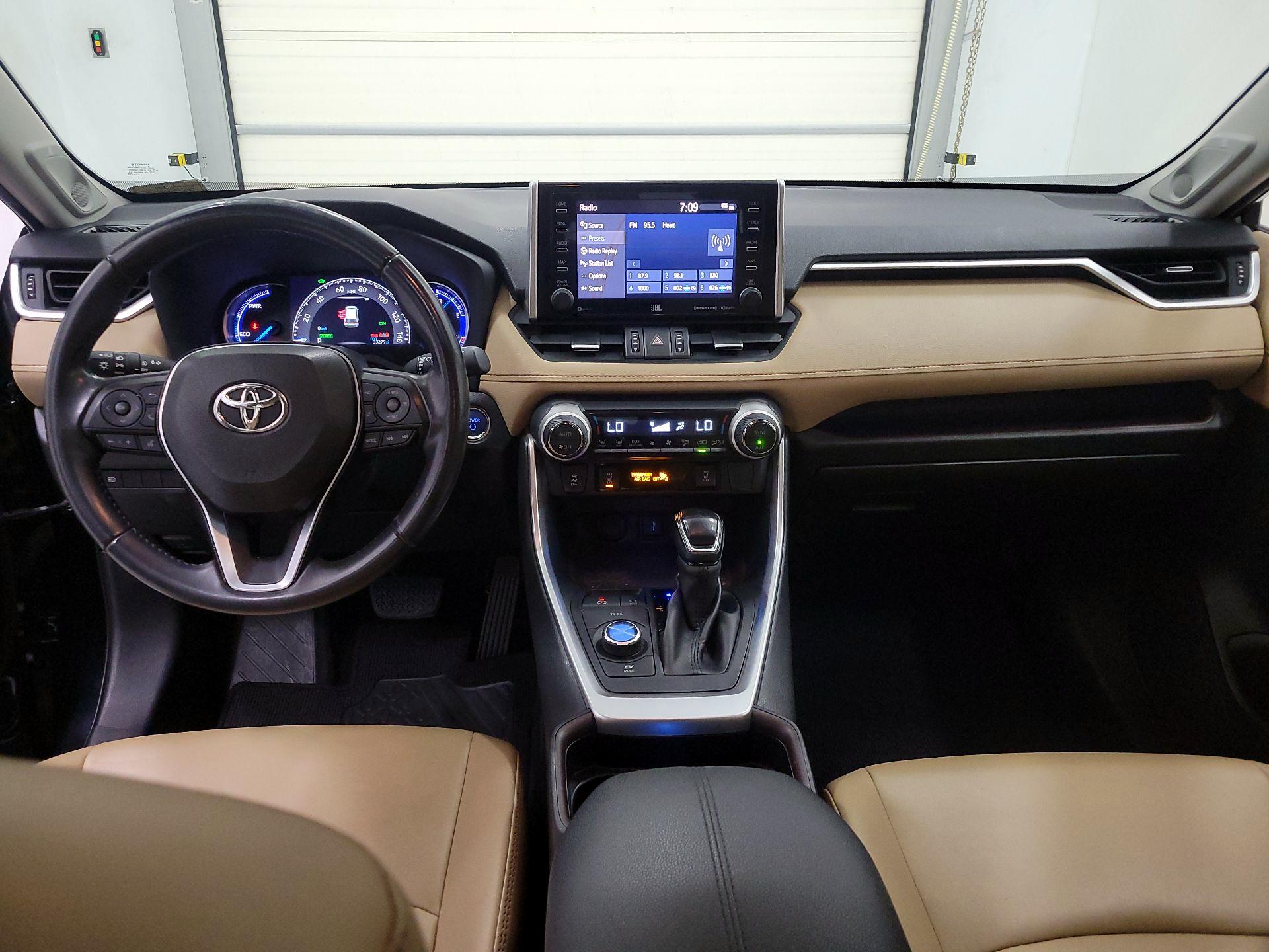 Thumbnail: 2020 Toyota RAV4 - 9