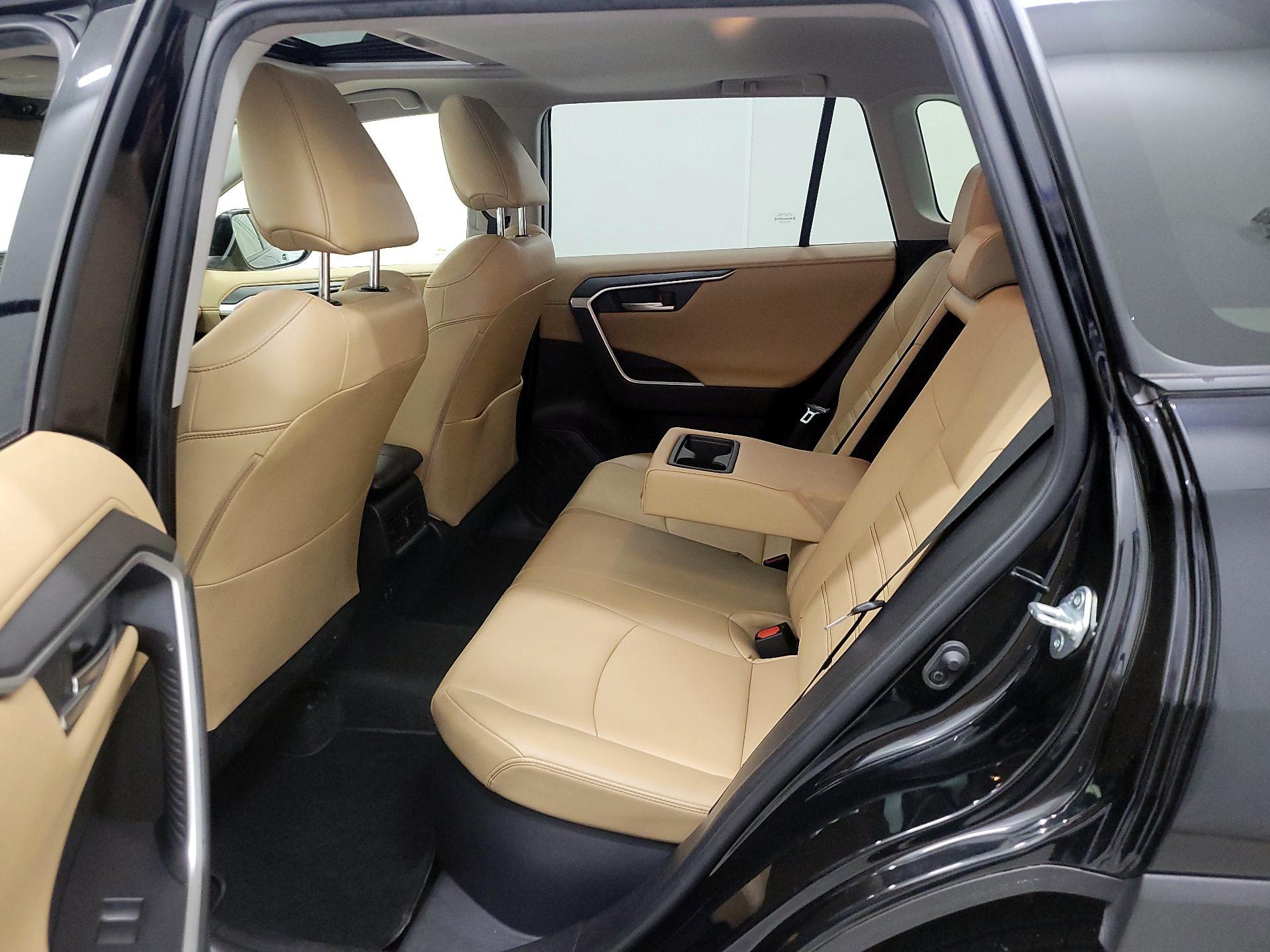 Thumbnail: 2020 Toyota RAV4 - 20